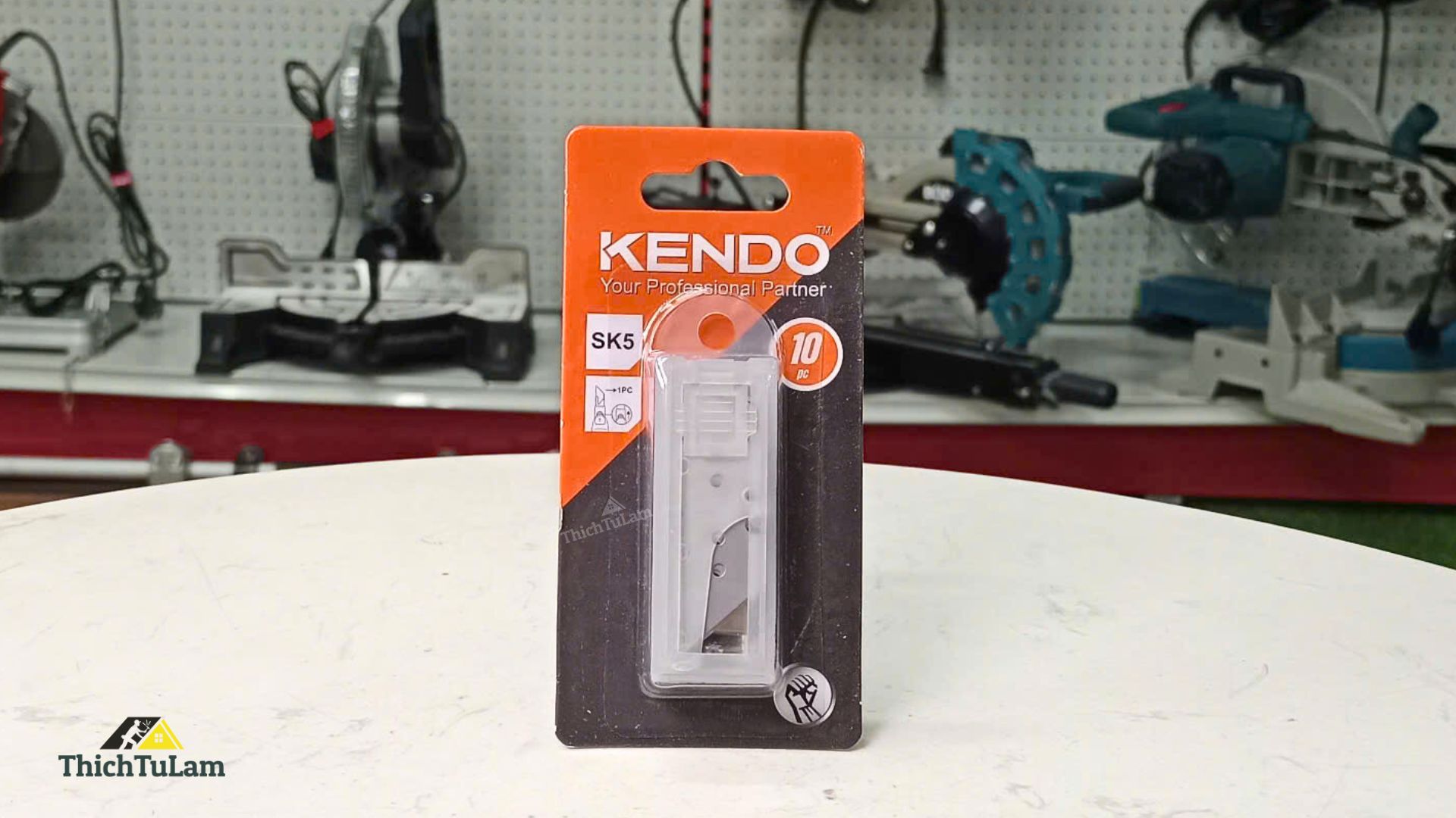 Lưỡi dao rọc giấy bằng thép SK5 loại tiêu chuẩn (10 cáibộ) Kendo 30656