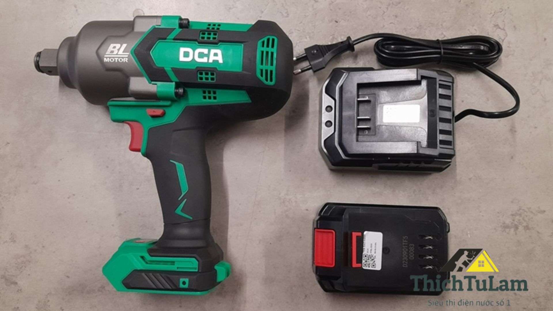 Máy bắn bu lông pin DCA ADPB998