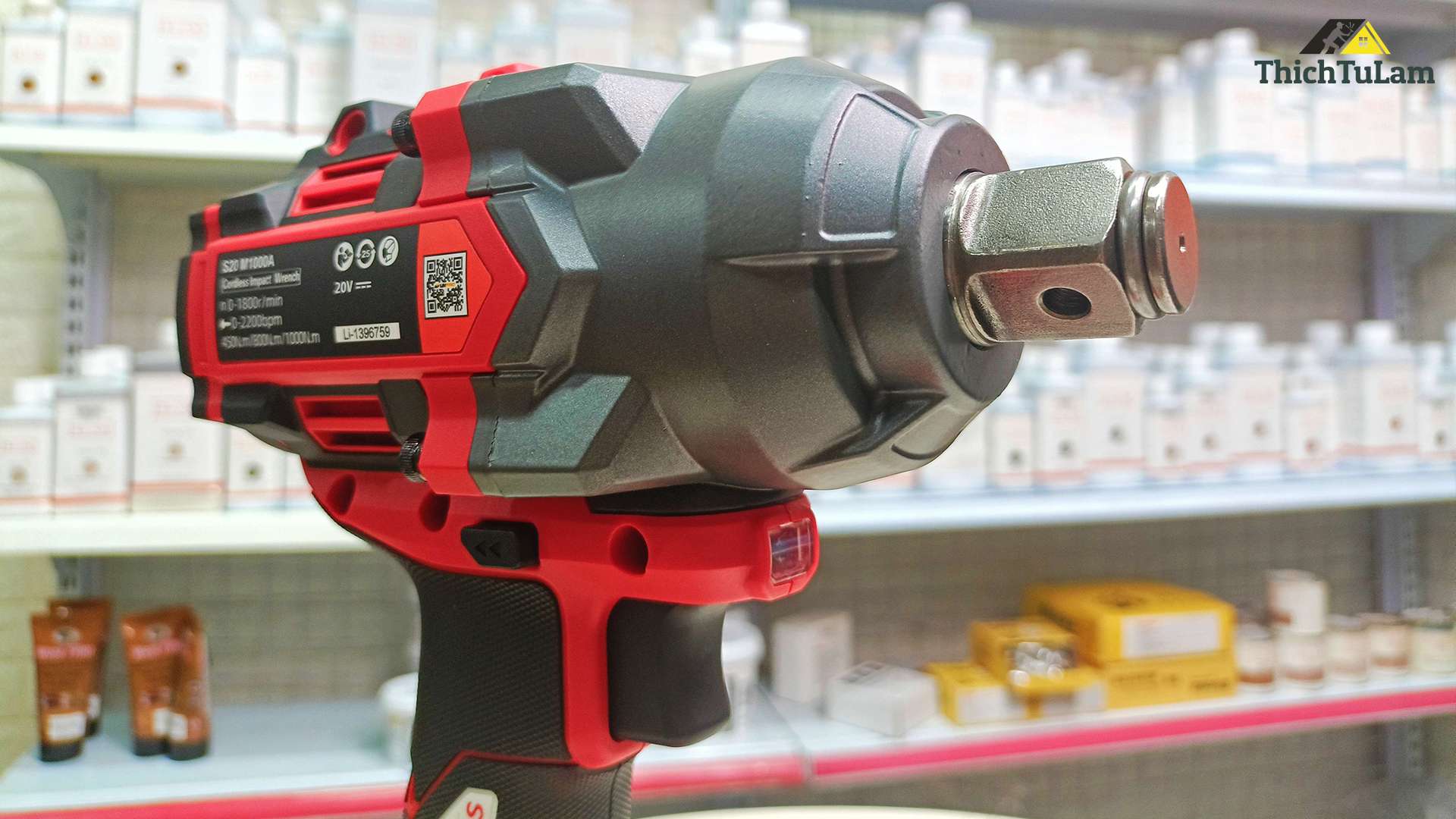 Máy bắn bu lông pin M21 1000Nm Sfunpro S20M1000A-8.0 (2 pin 8Ah+ 1 sạc)