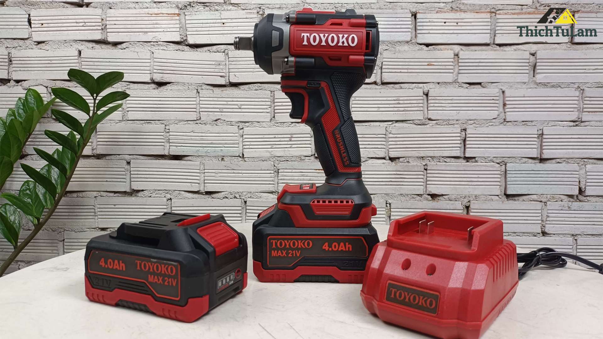 MÁY BẮN BU LÔNG T20550F