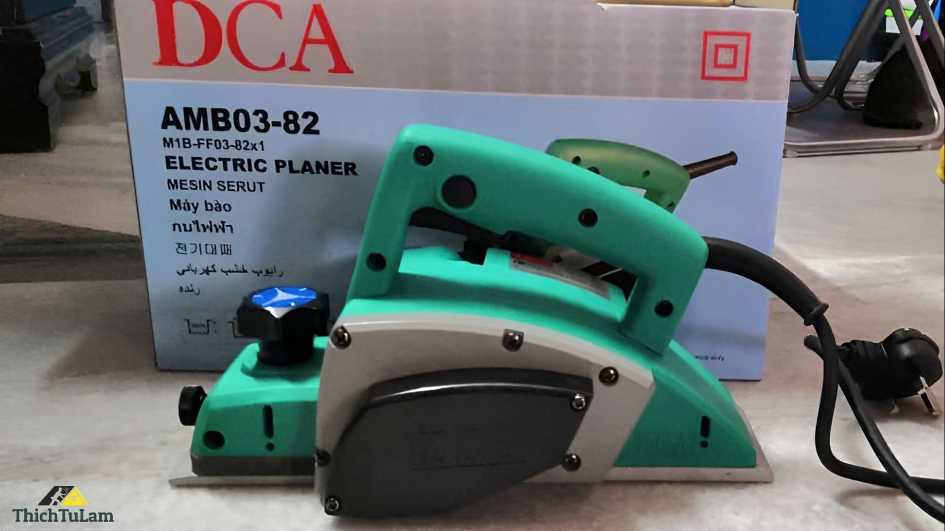 Máy bào gỗ DCA AMB03-82