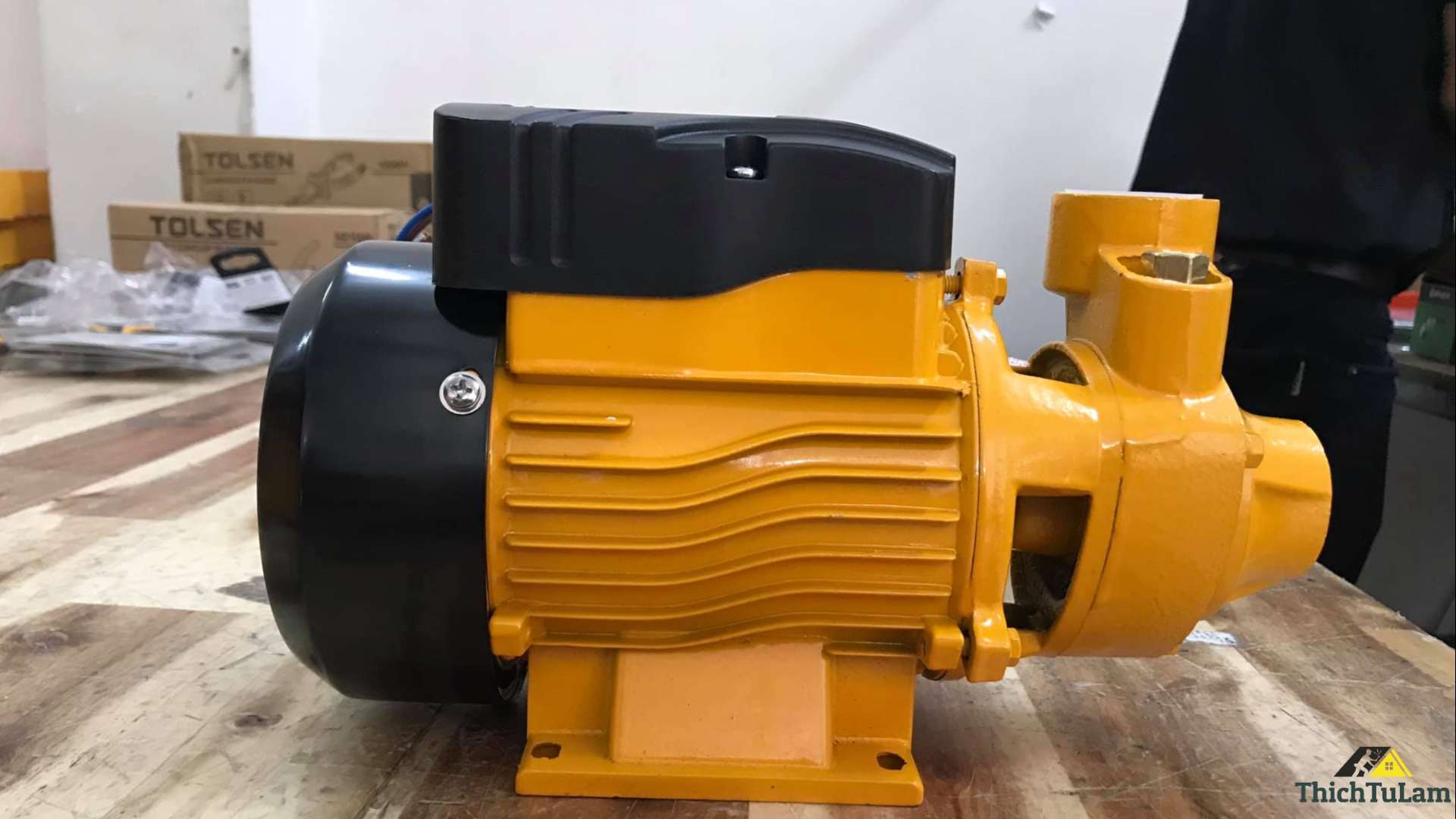 Máy bơm nước dùng điện 0.5Hp Tolsen 79971