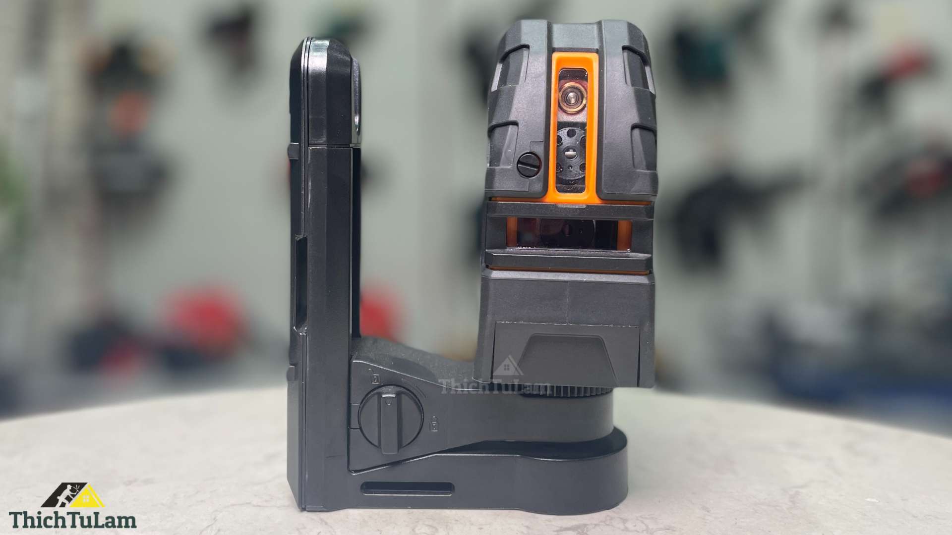 Máy cân mực laser 2 tia xanh treo tường Laisai LSG609S