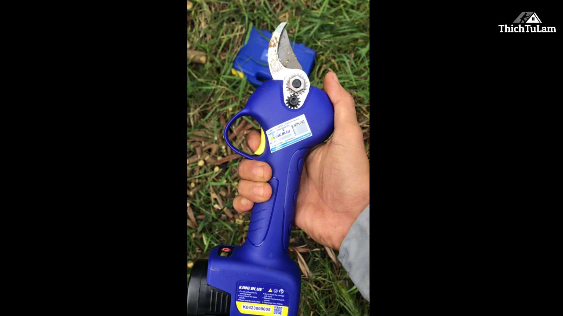 Máy cắt cành pin Kingblue KBE-BL2816