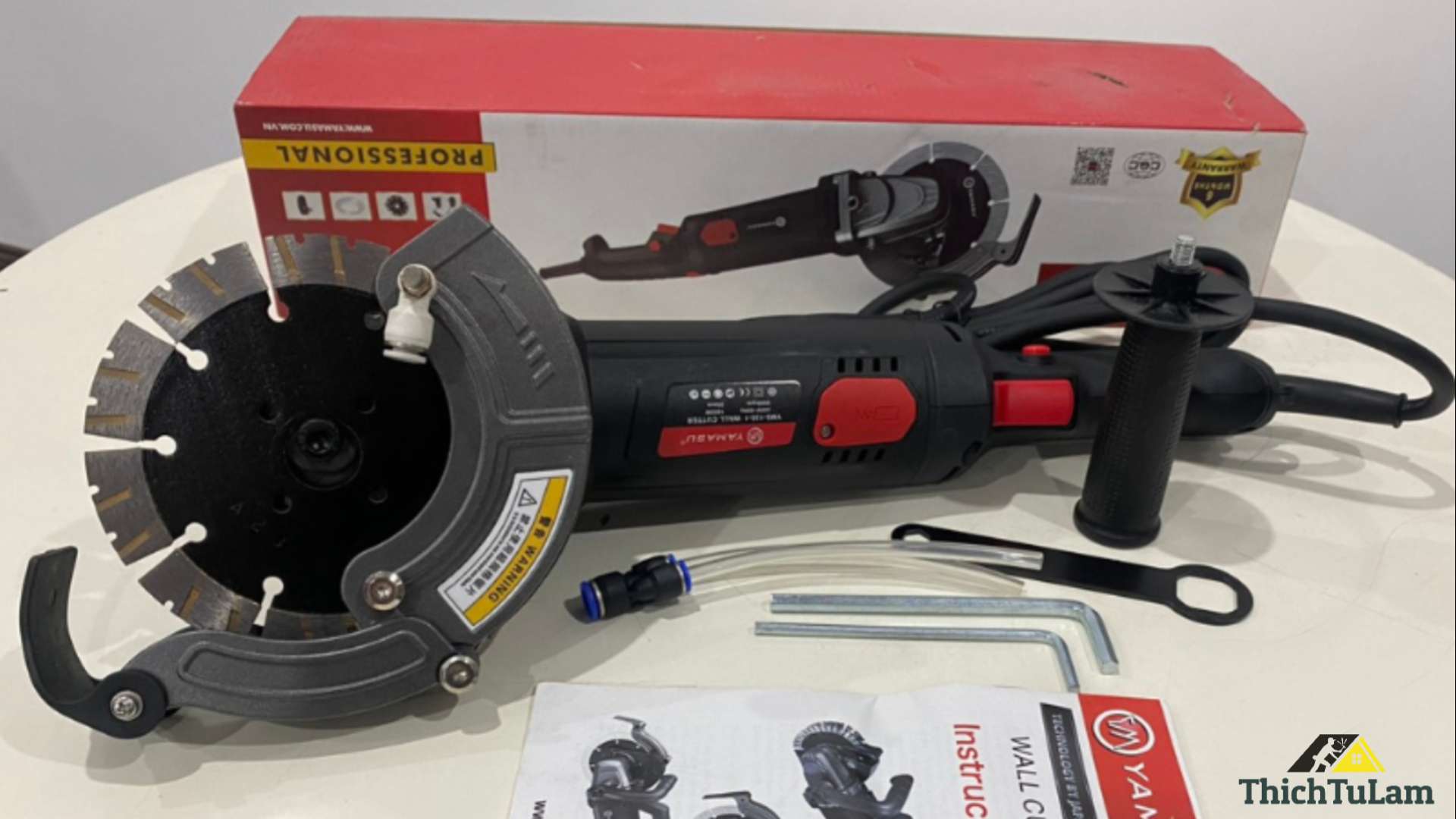 Máy cắt tường 1 lưỡi chuyên nghiệp Yamasu YMS-135-1