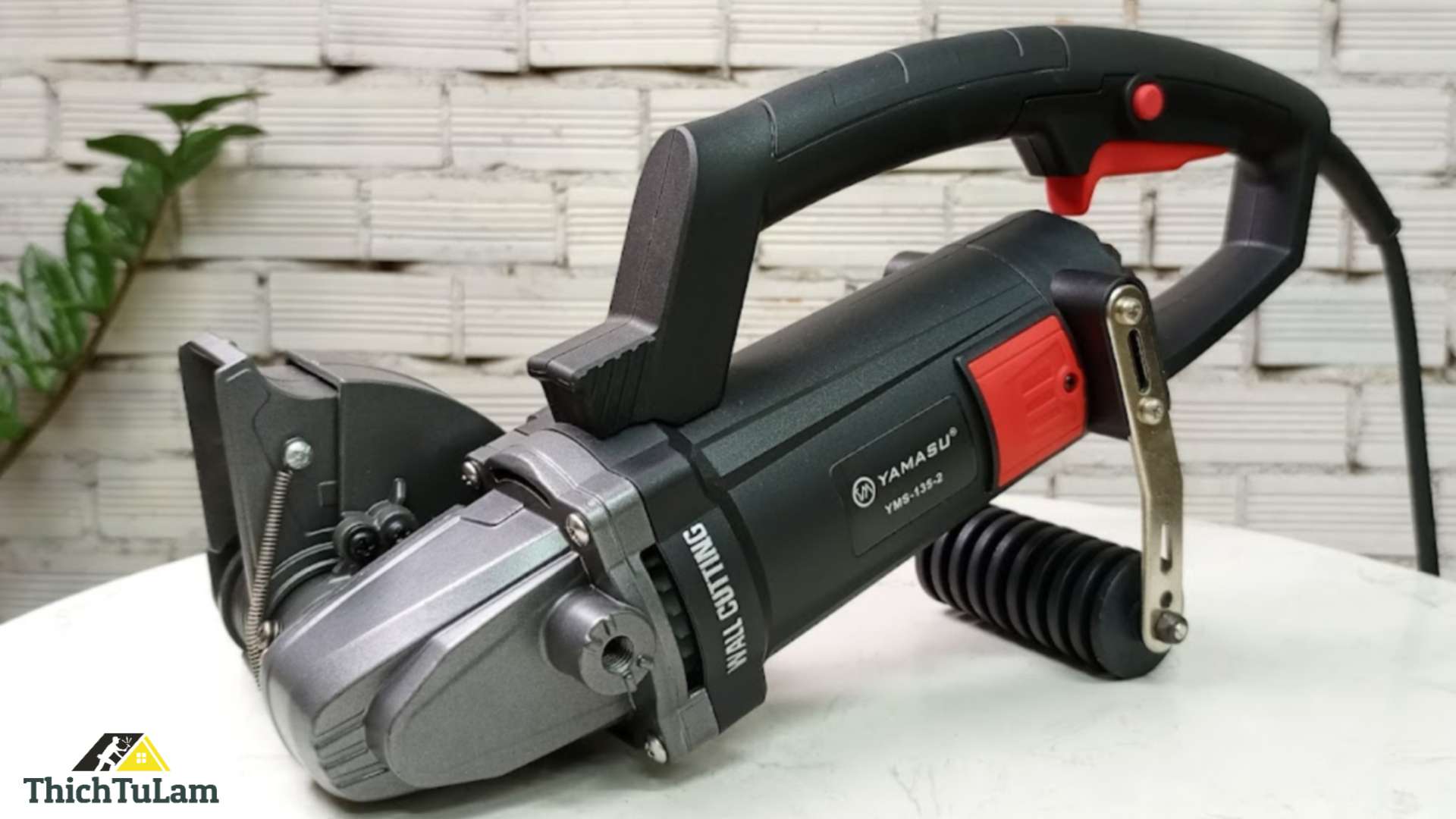 Máy cắt rãnh tường 2 lưỡi Yamasu YMS-135-2