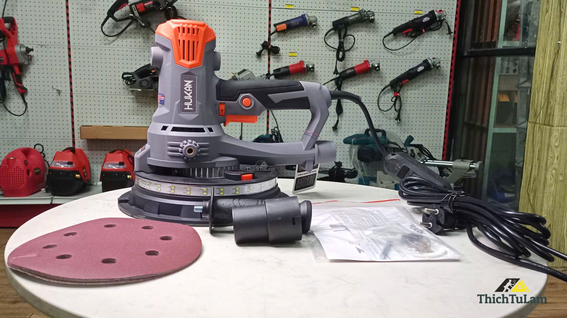 Máy chà tường có đèn Hukan G2-DS5819