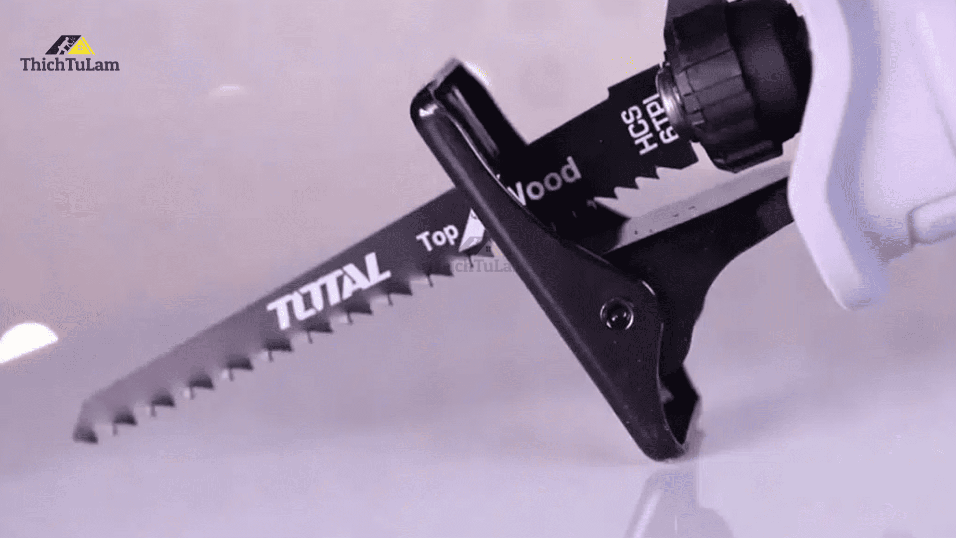 Máy Cưa Kiếm Pin Total