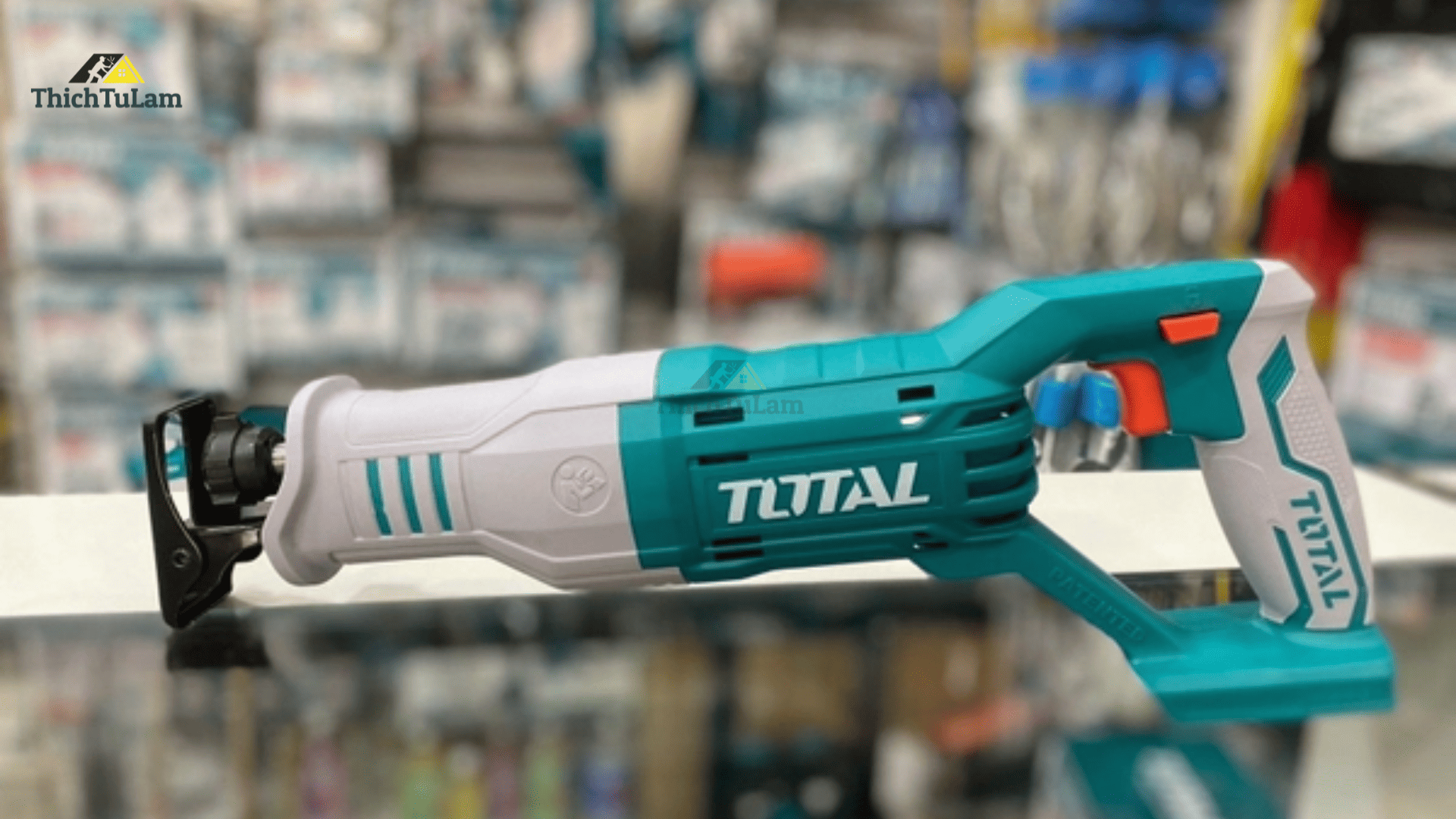 Máy Cưa Kiếm Pin Total