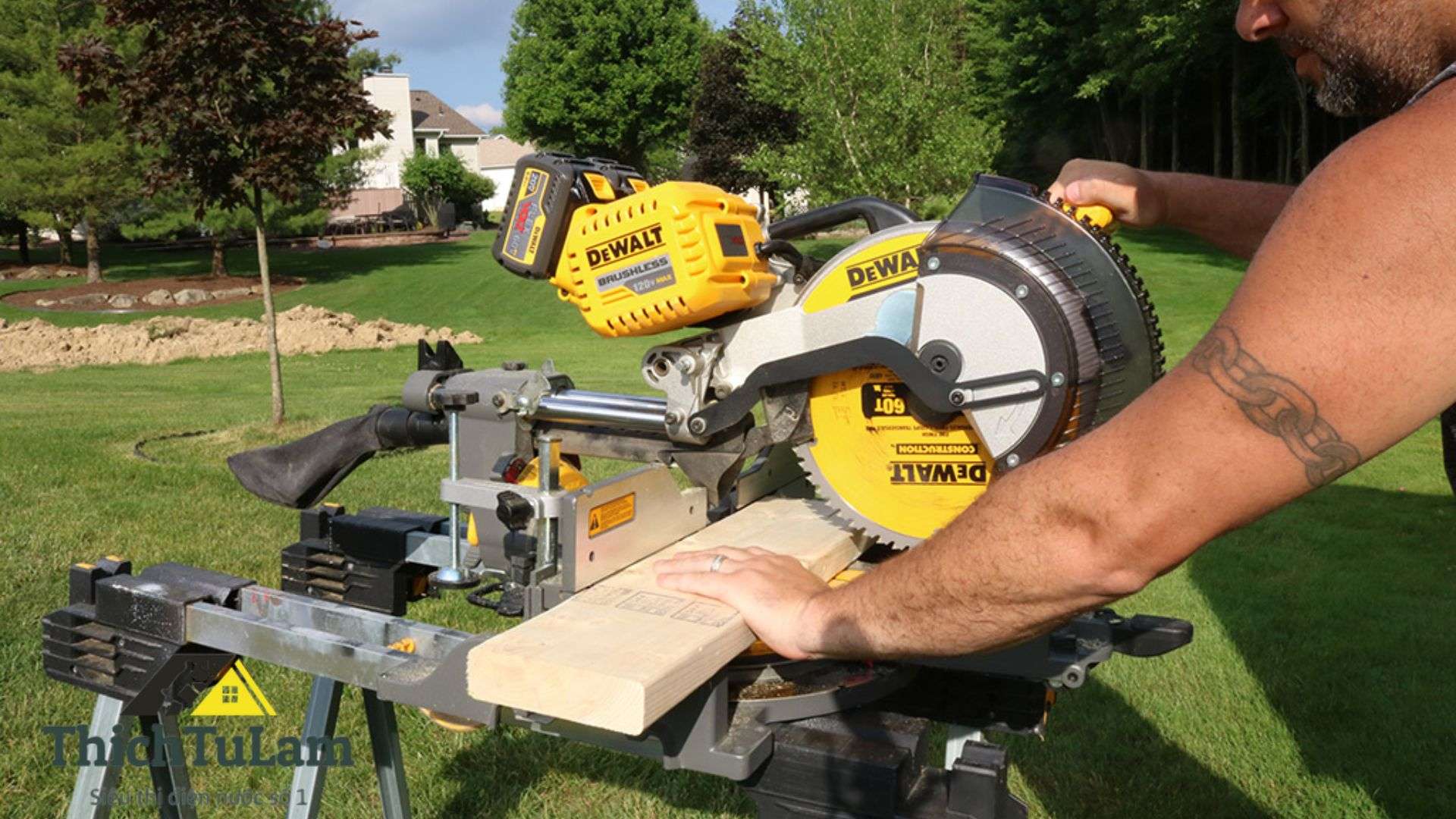 Máy cưa tròn bàn