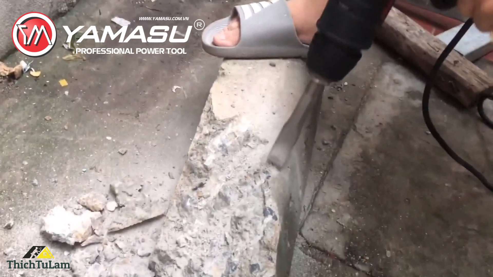 Máy đục bê tông 17mm nòng 37mm Yamasu YMS-0885