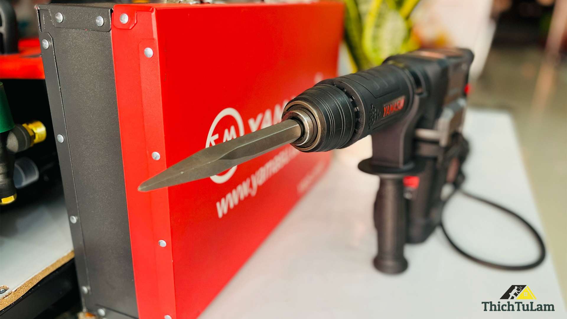 Máy đục bê tông 17mm nòng 37mm Yamasu YMS-0885