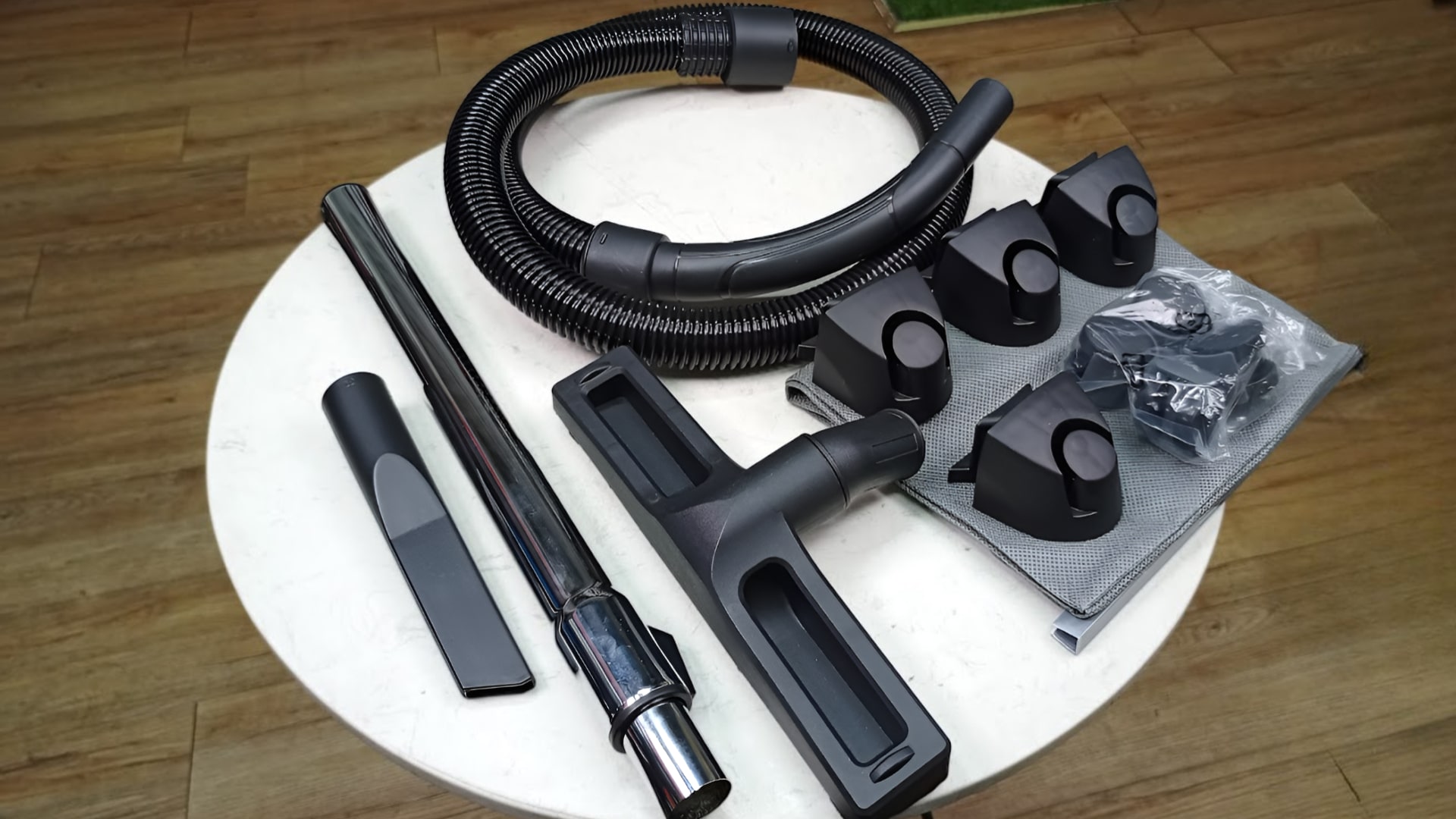 Máy hút bụi công nghiệp 30L Hukan HK-G2-HBCN30L