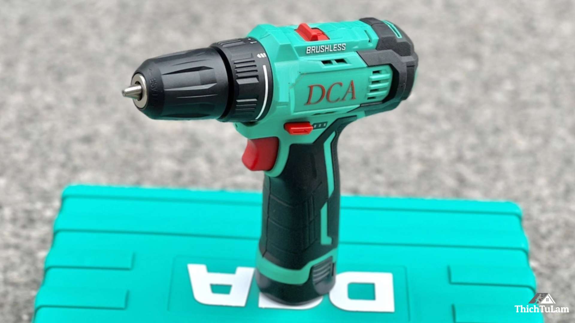 Máy khoan bắn vít không than pin 12V DCA ADJZ23-10EK