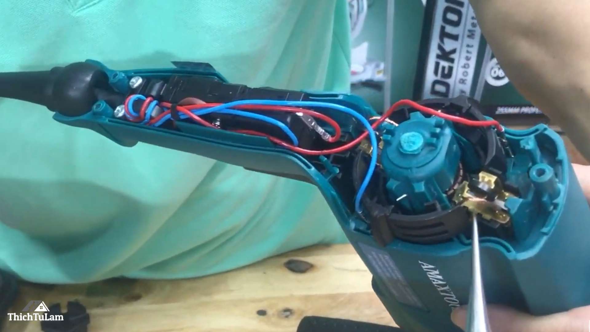 Bên trong Máy khoan bê tông điện 3 chế độ 800w Amaxtools AM2-26B