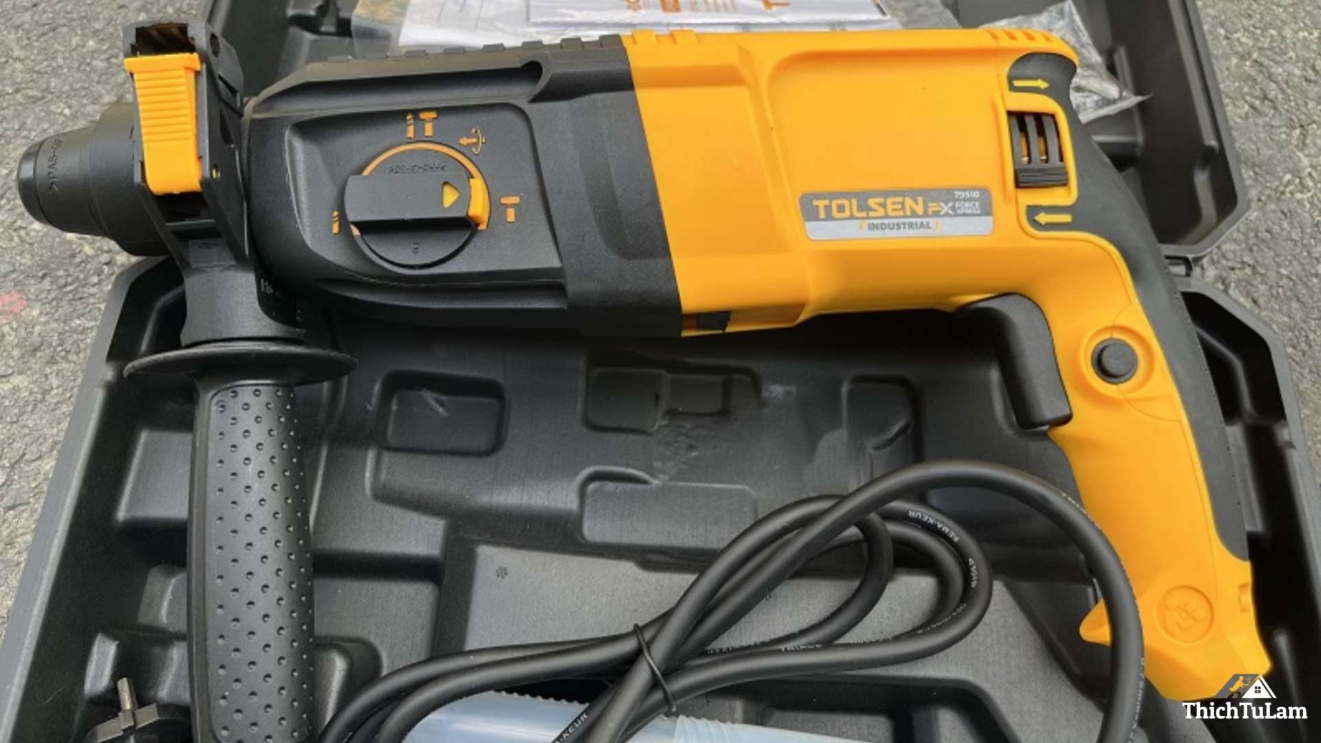 Máy khoan búa – 3 chức năng 26mm 800W TOLSEN 79510