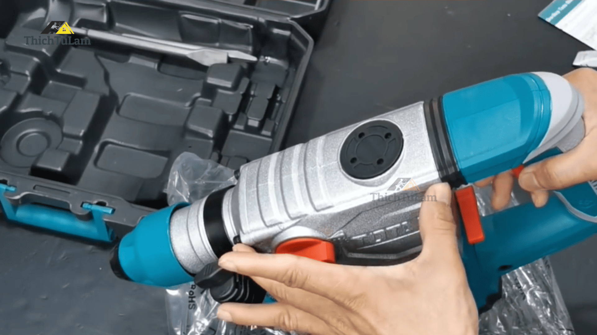 Máy khoan đục bê tông Total