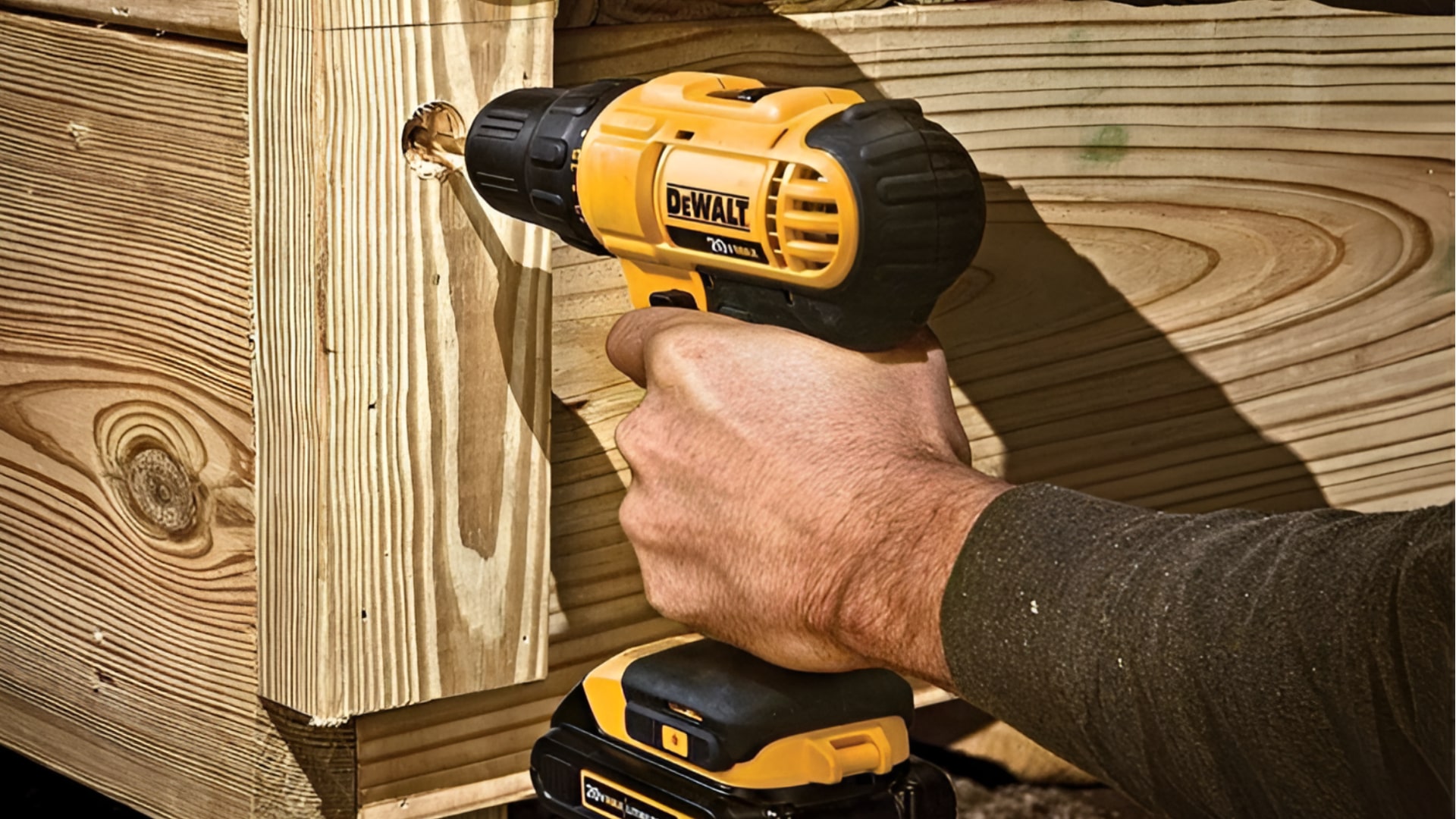 Máy Khoan Không Dây