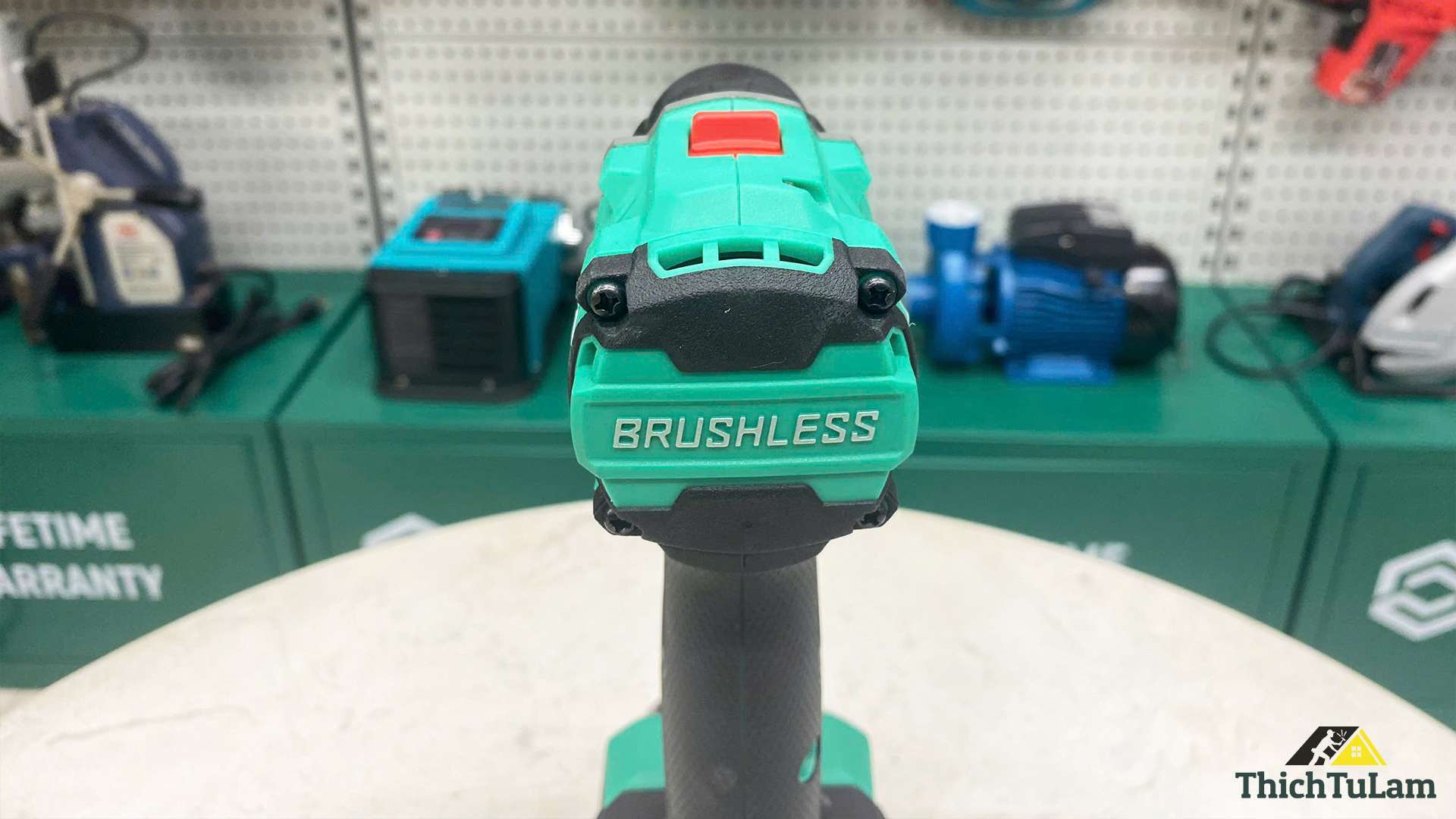 Máy khoan pin không chổi than 1 pin 1 sạc DCA ADJZ2060ADM