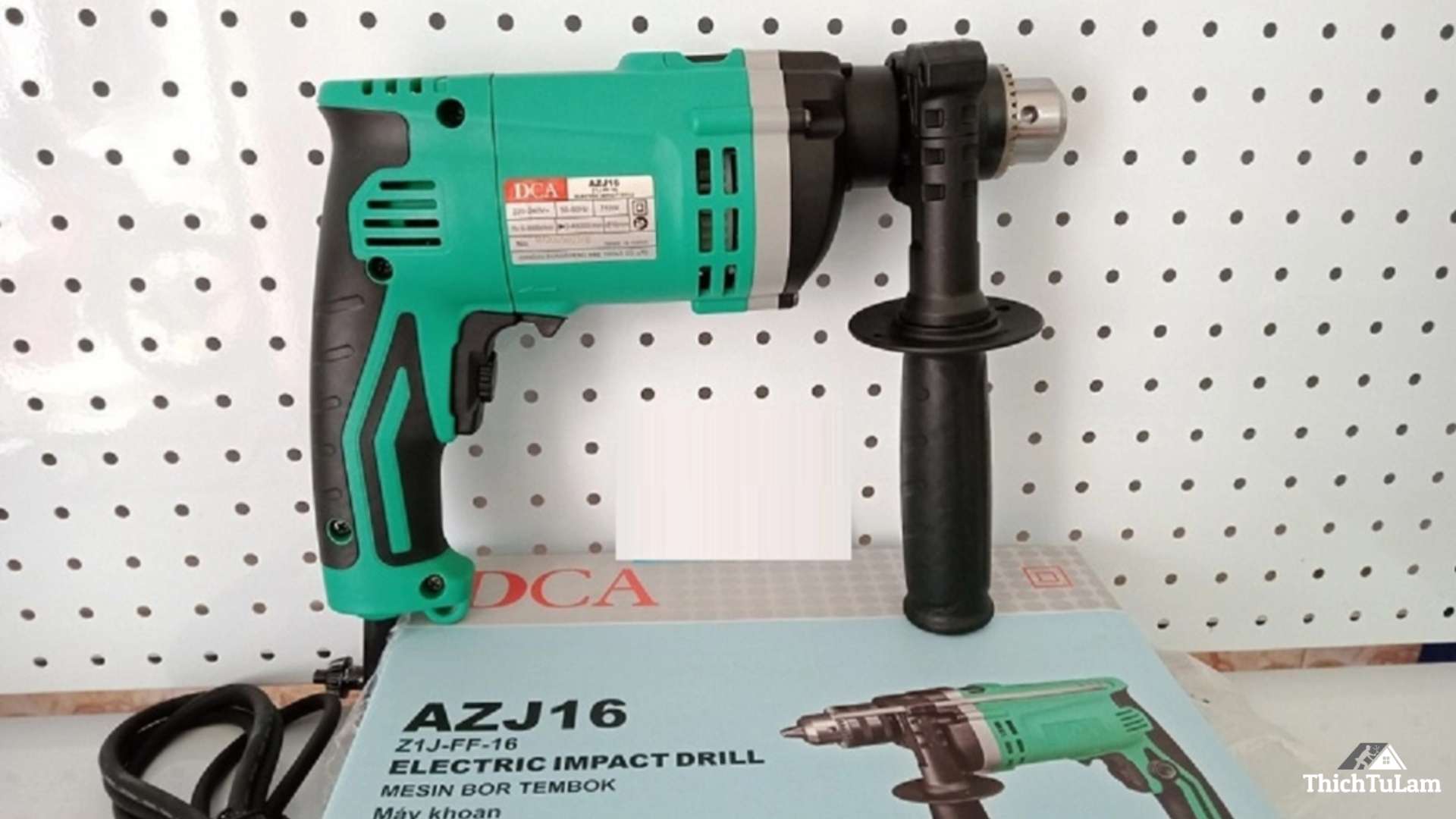 Máy khoan tường 710W DCA AZJ16