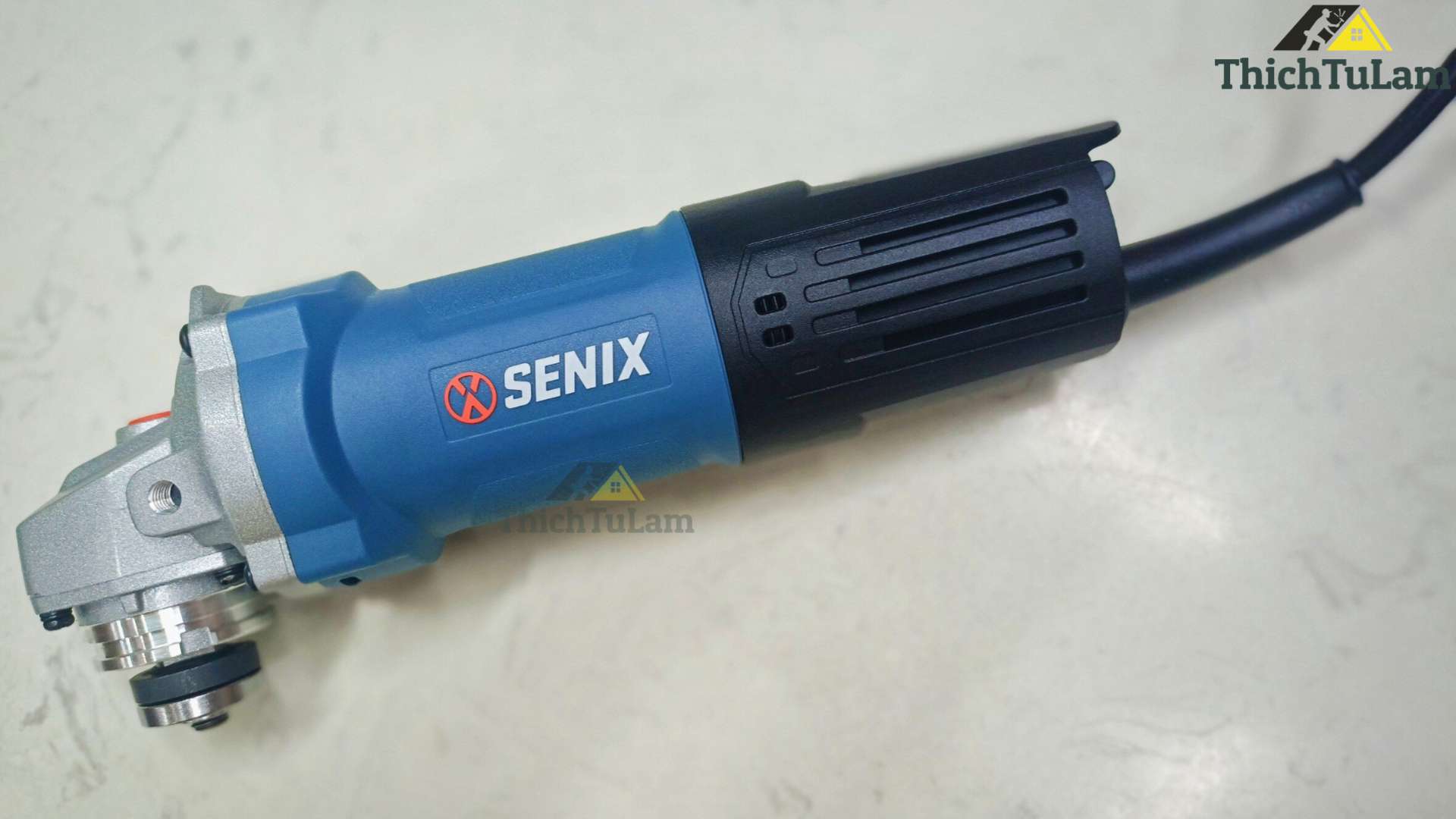 Máy mài góc 100mm, công tắc đuôi 900W Senix PAE8.5-M3-EU