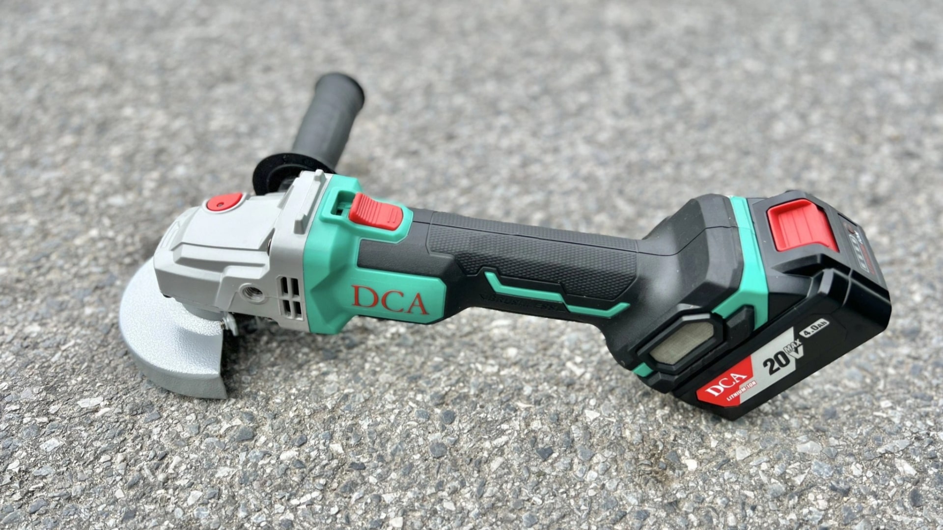 Máy Mài Góc Dùng Pin DCA ADSM03-100 Thiết Kế Tiện Lợi, Hiệu Suất Cao