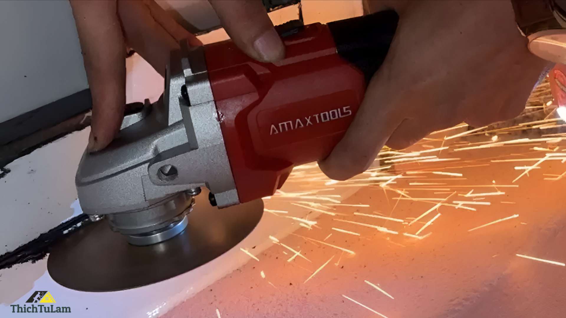 Thử nghiệm máy mài góc pin Amaxtools