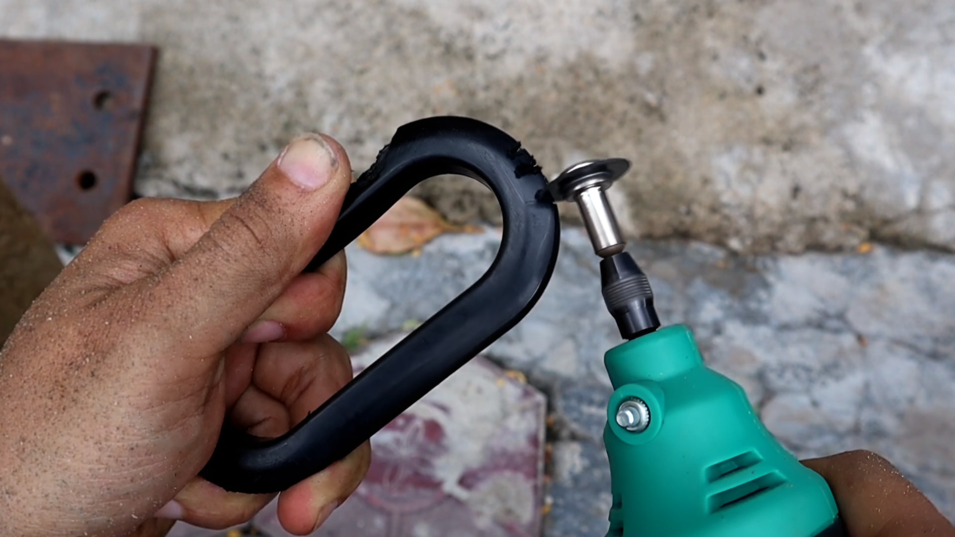 Máy mài khuôn dùng pin DCA ADSJ10 giá rẻ bất ngờ