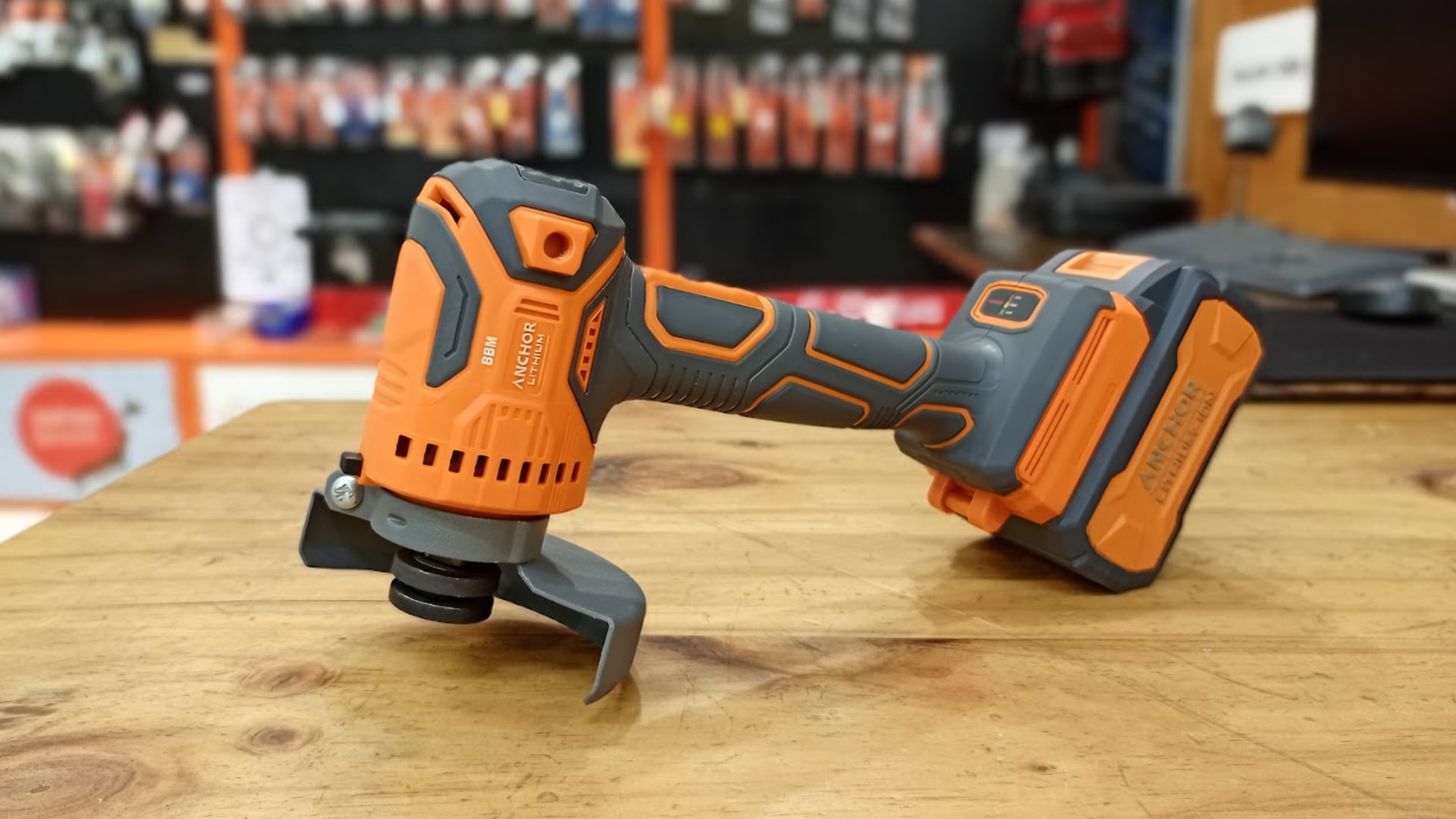 Máy mài pin 20V Anchor DCA2 Đánh giá chi tiết và chuyên nghiệp