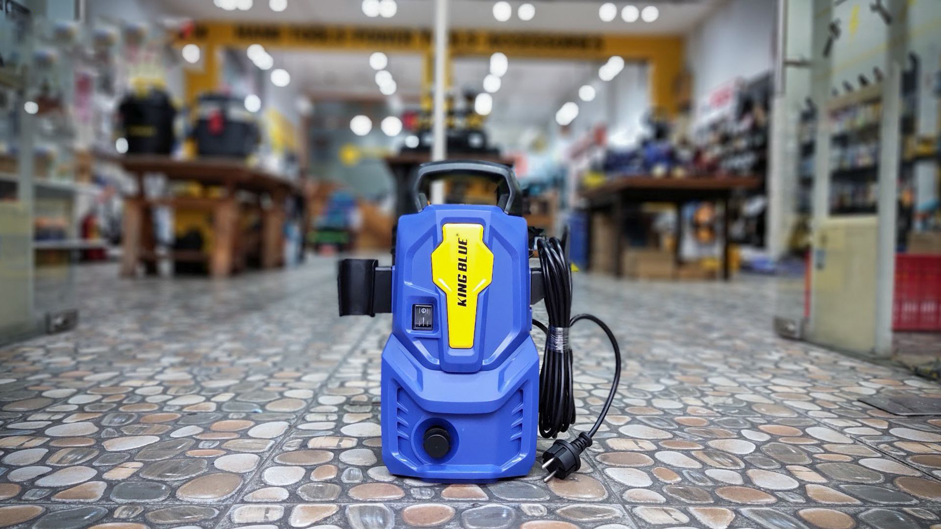 MÁY RỬA XE 1200W 90BAR ĐỘNG CƠ CHỔI THAN KINGBLUE KBA-U1200