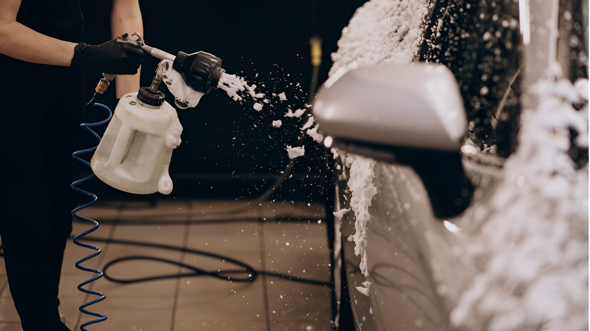 10 Lý Do Bạn Nên Mua Máy Rửa Xe Ngay Hôm Nay