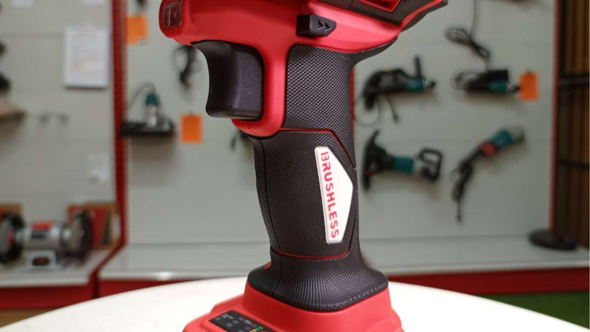 Máy bắn bu lông pin M21 1000Nm Sfunpro S20M1000A-4.0 (2 pin 4Ah + 1 sạc)