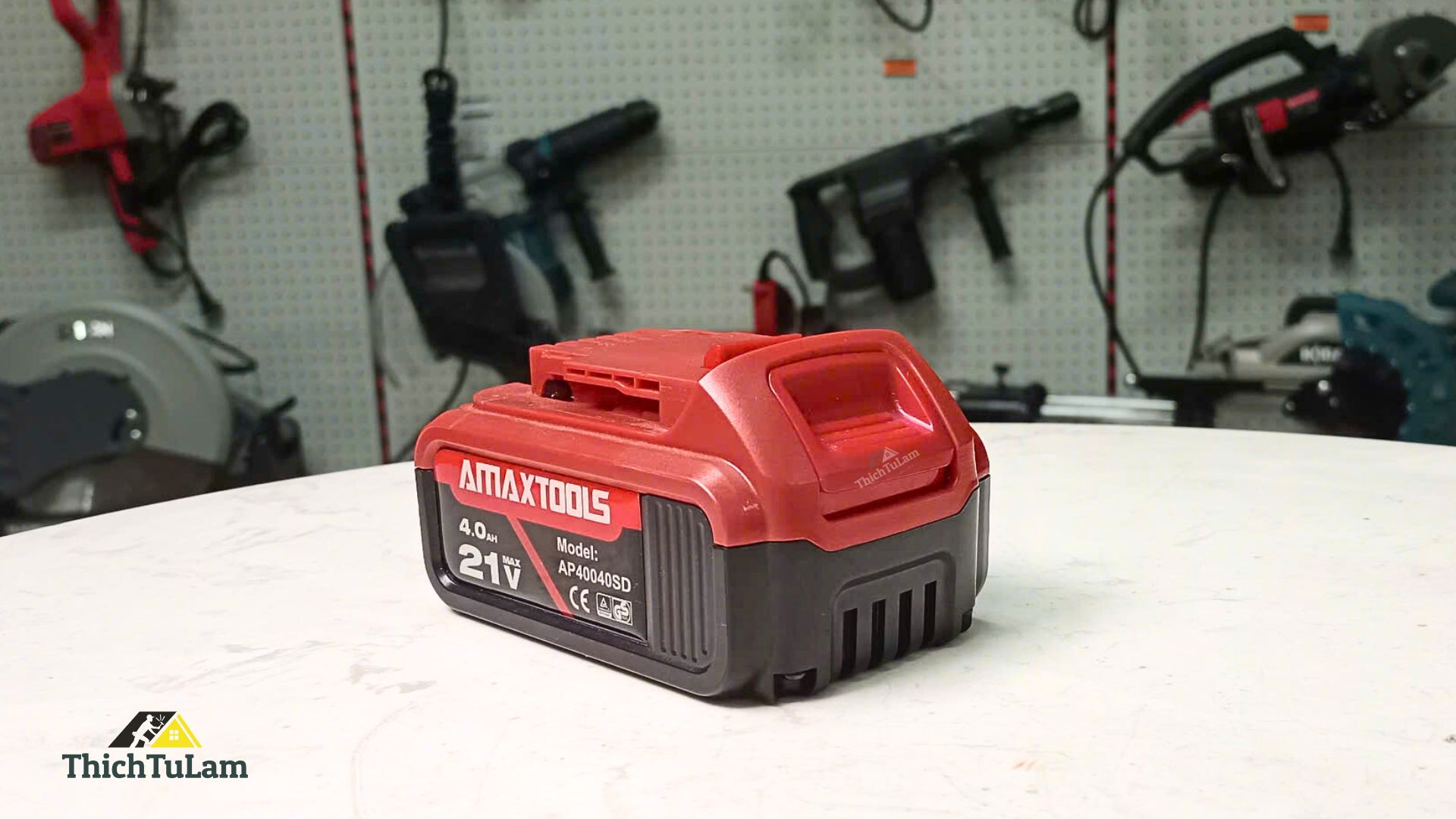 Pin D21 - 4Ah (Chân chung Dewalt) Amaxtools AP40040SD