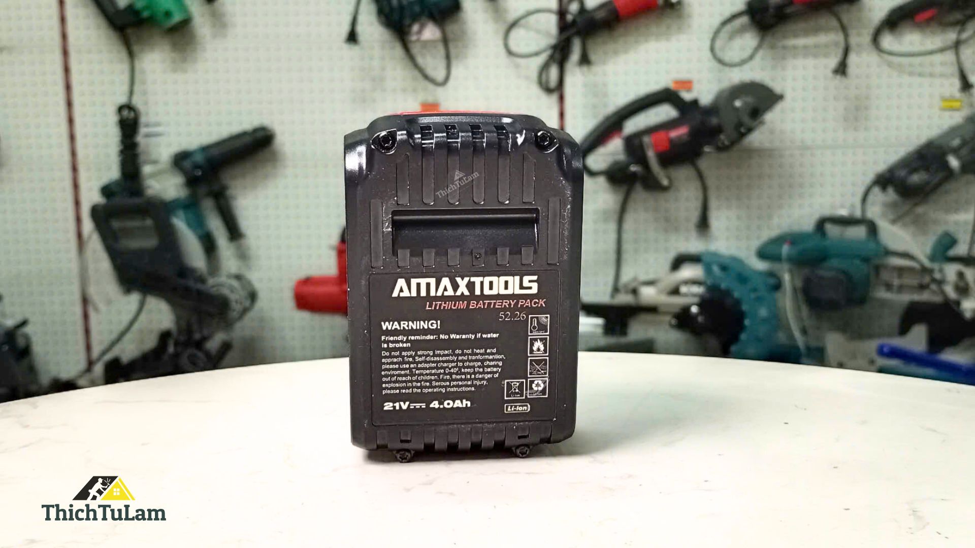 Pin D21 - 4Ah (Chân chung Dewalt) Amaxtools AP40040SD