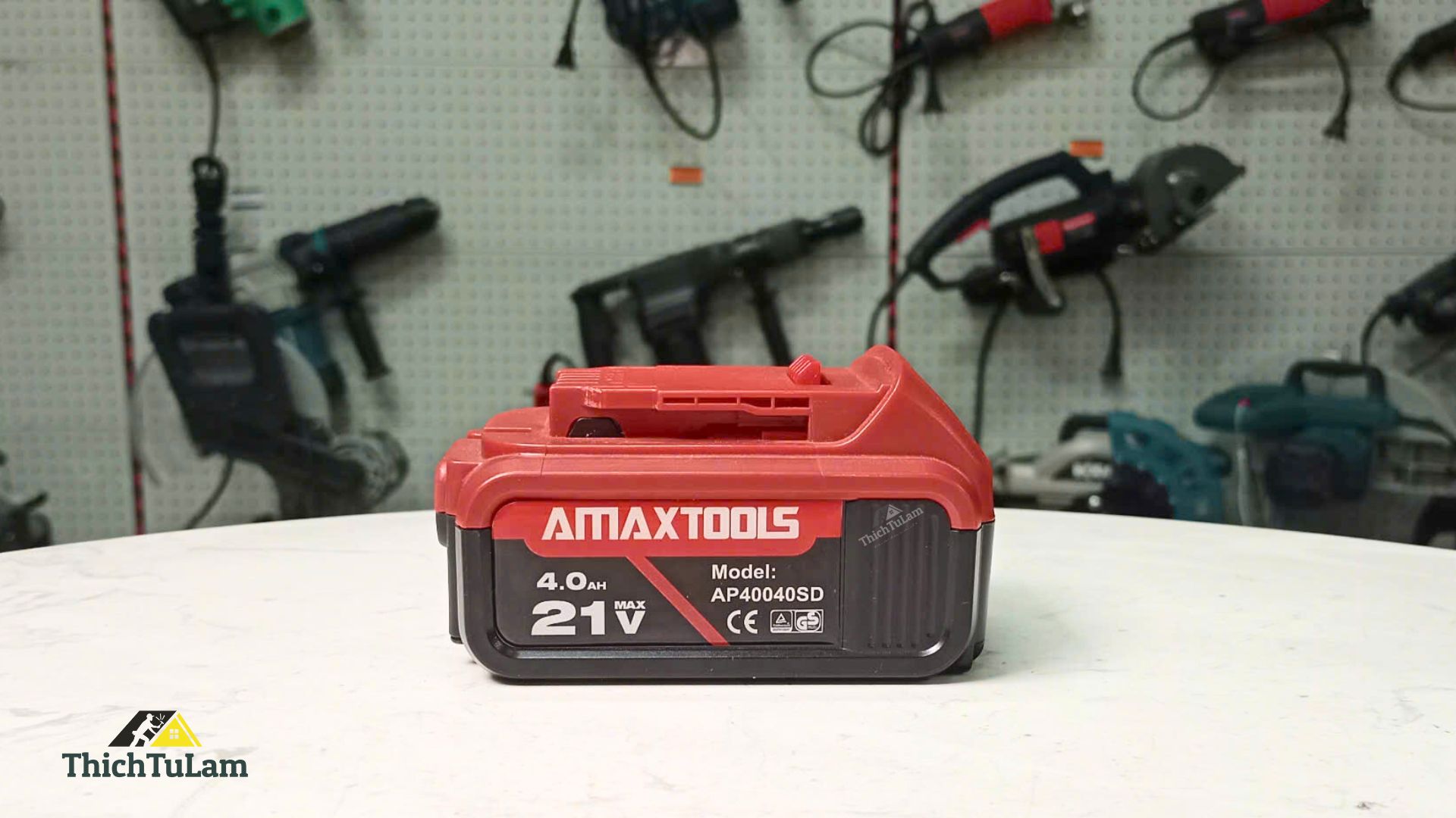 Pin D21 - 4Ah (Chân chung Dewalt) Amaxtools AP40040SD