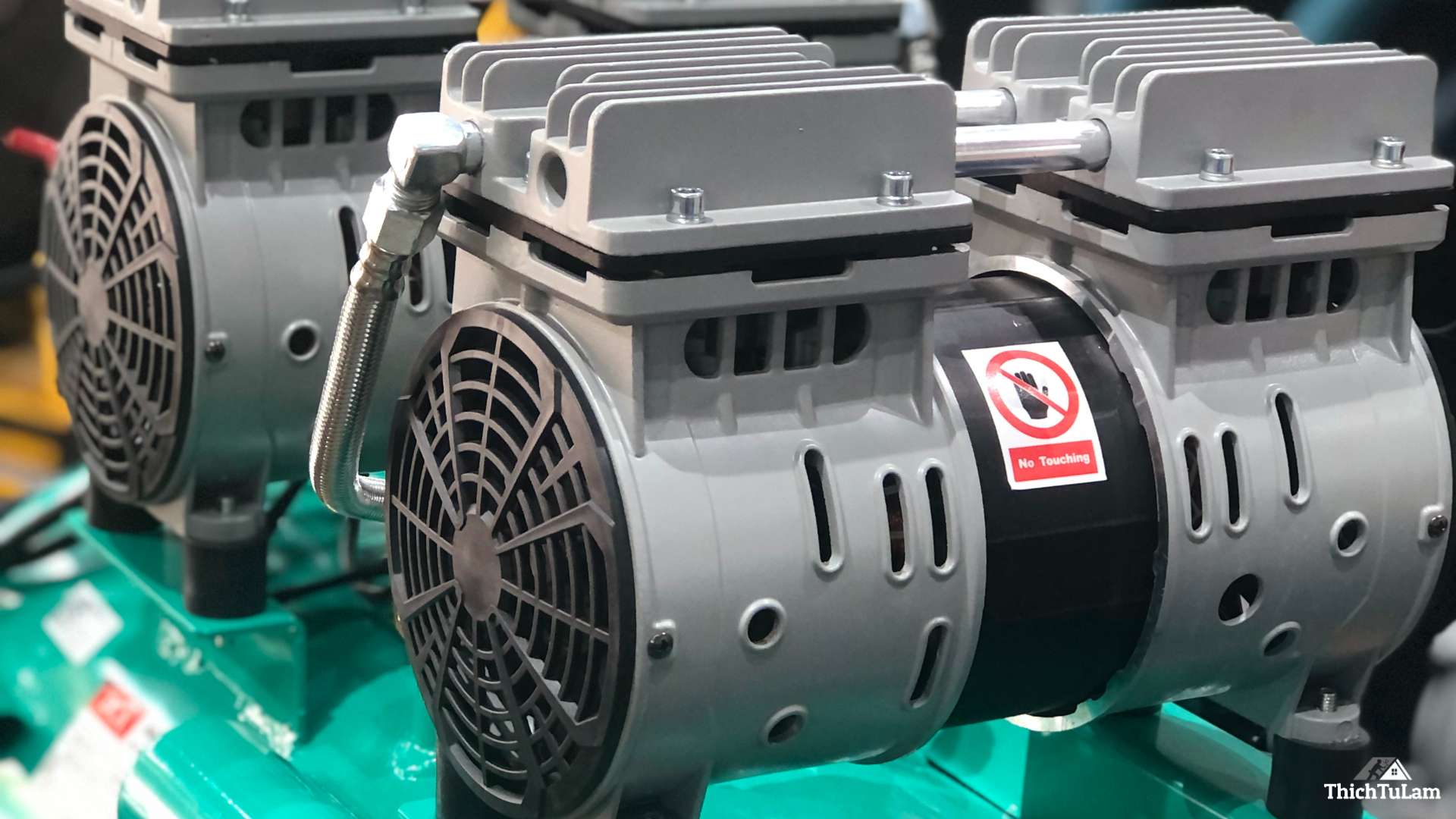 Máy chính trên Máy nén khí DCA