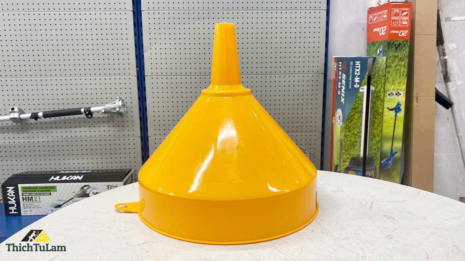 Quặng (phễu) nhựa 250mm Tolsen 65232