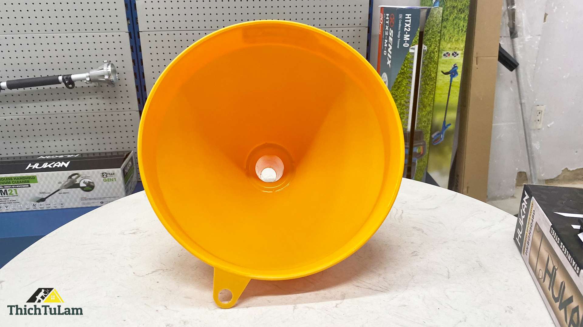 Quặng (phễu) nhựa 250mm Tolsen 65232