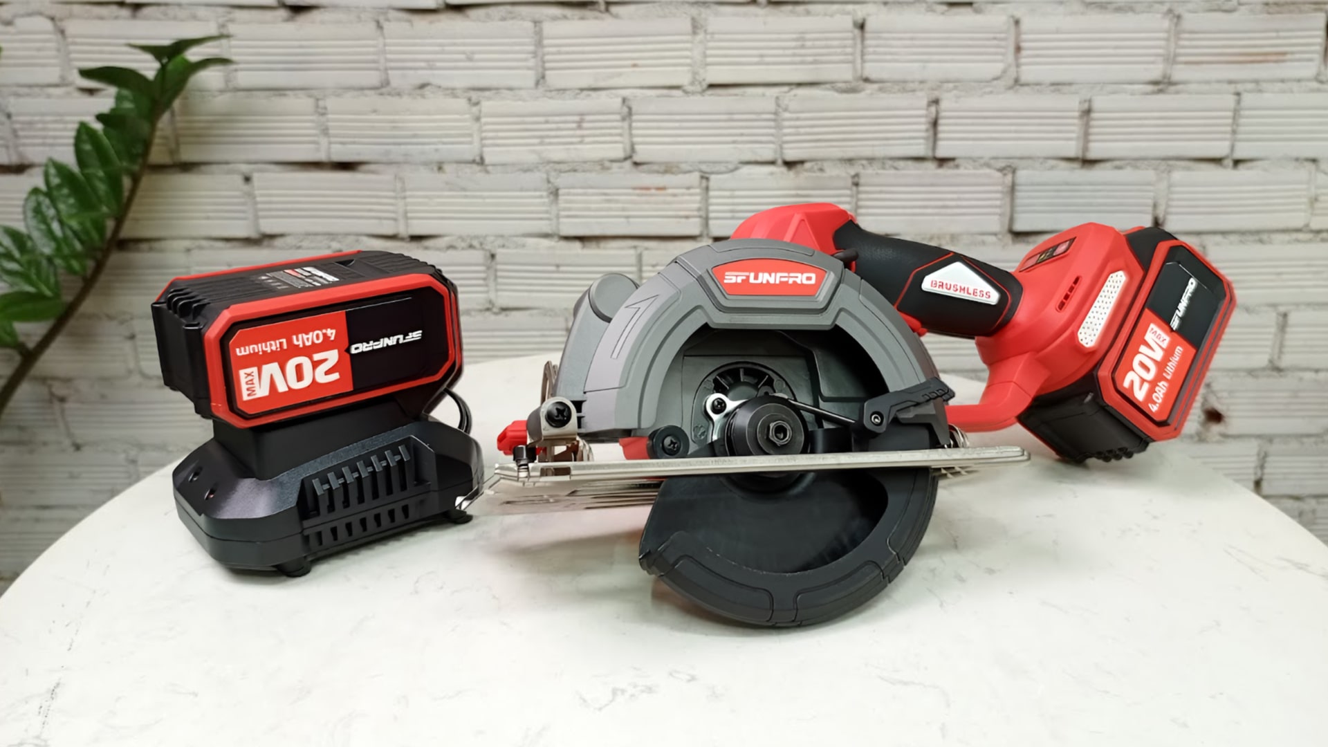 Sfunpro Khuấy Động Cuộc Chơi Máy Pin Bằng Hai Mã Mới Toanh