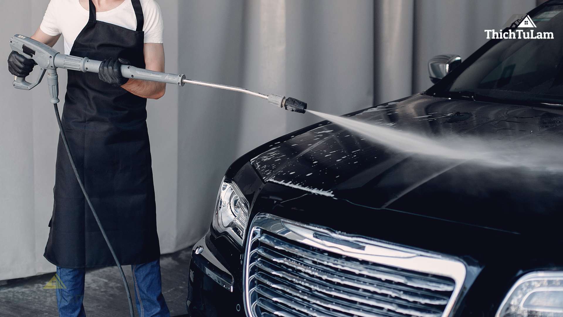 Sử dụng máy rửa xe tại nhà