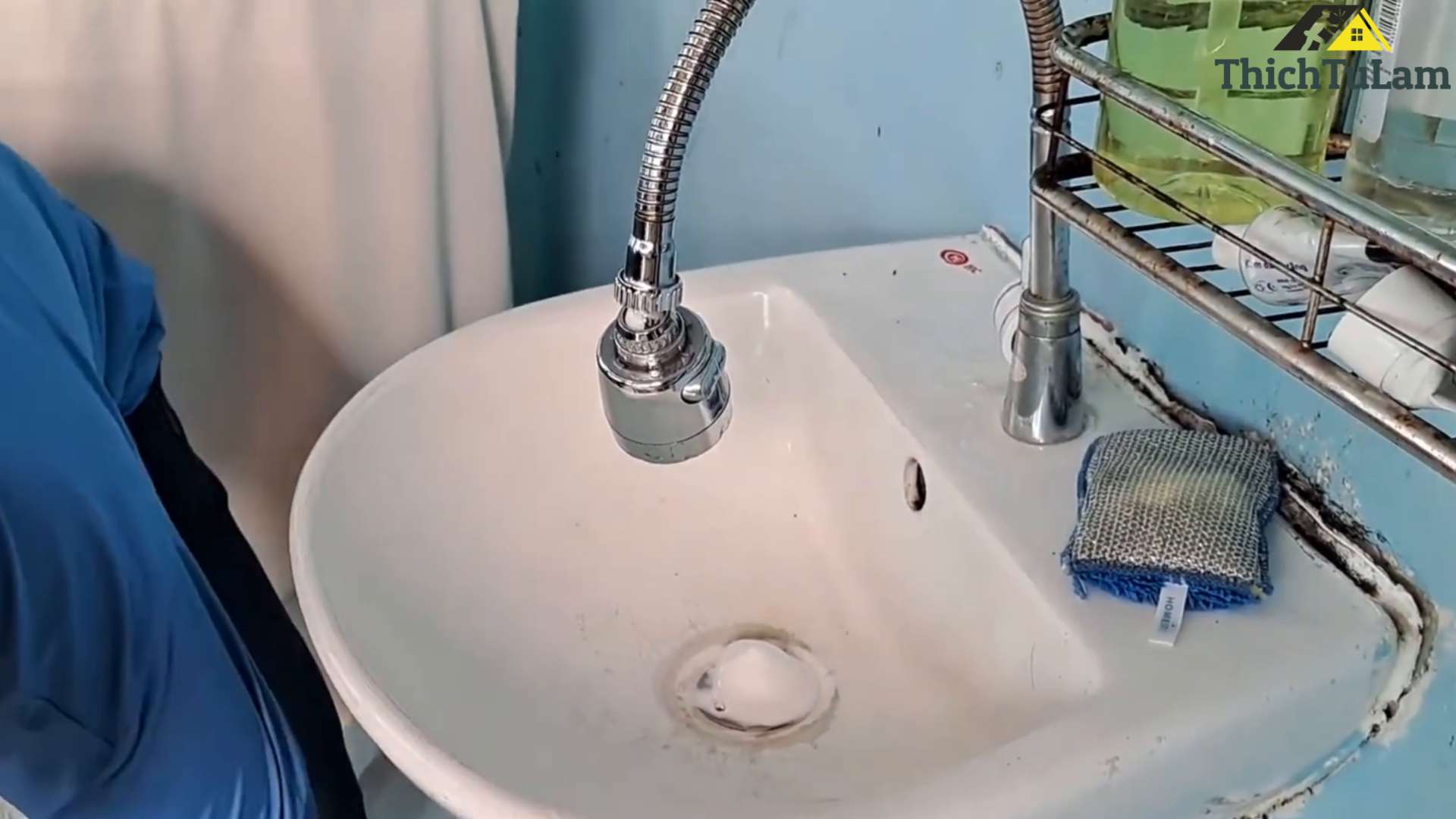 Phản ứng khi làm sạch đường ống thoát nước