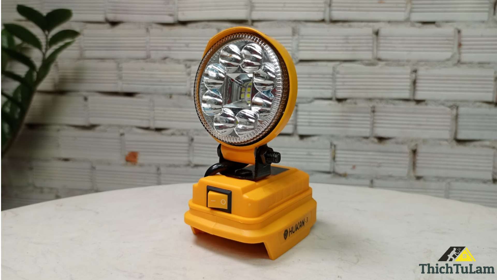 Thân đèn pha pin 21v 12 Led 15W Hukan HK-LB3IN15W