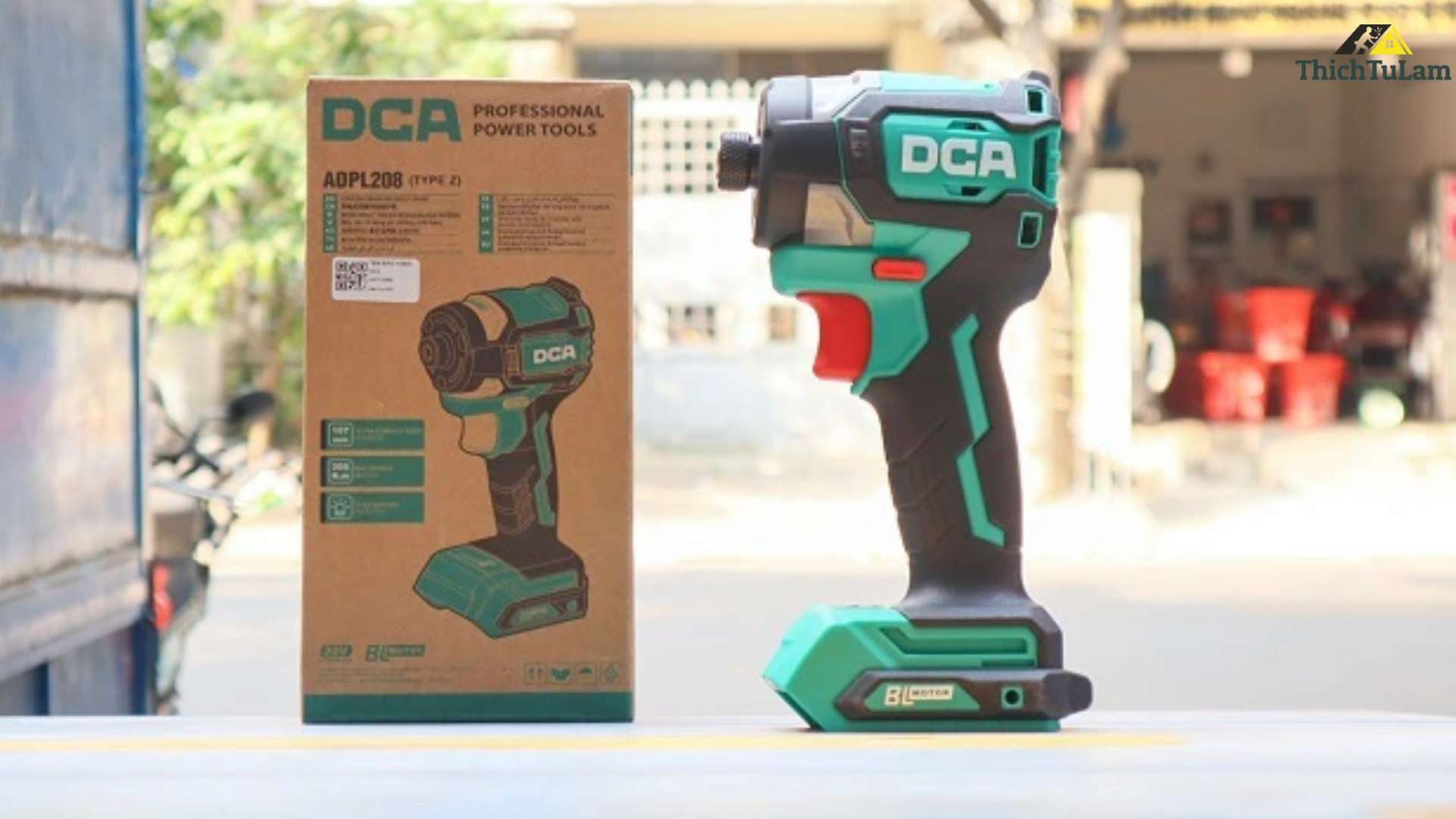 Thân máy bắt vít không chổi than dùng pin DCA ADPL208Z