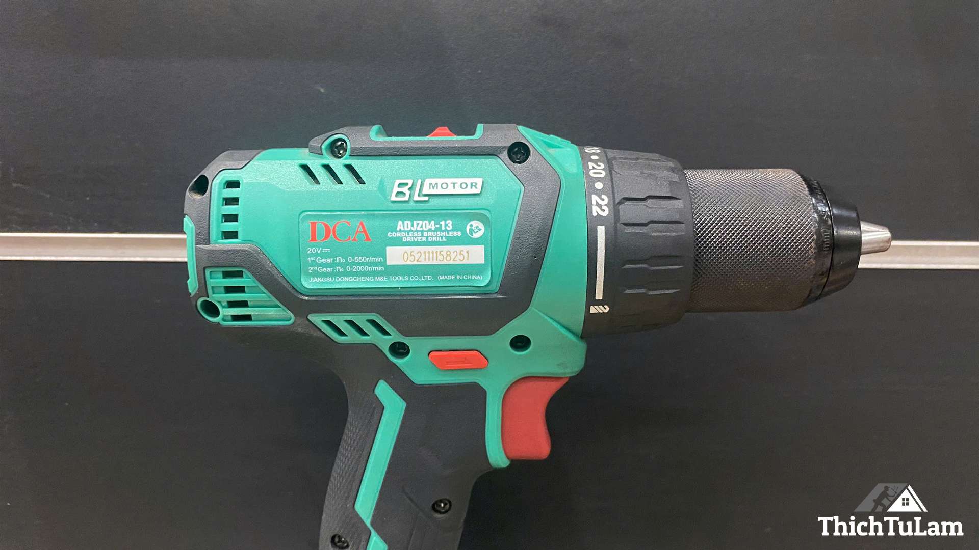 Thân máy khoan bắt vít pin 20V DCA ADJZ04-13Z