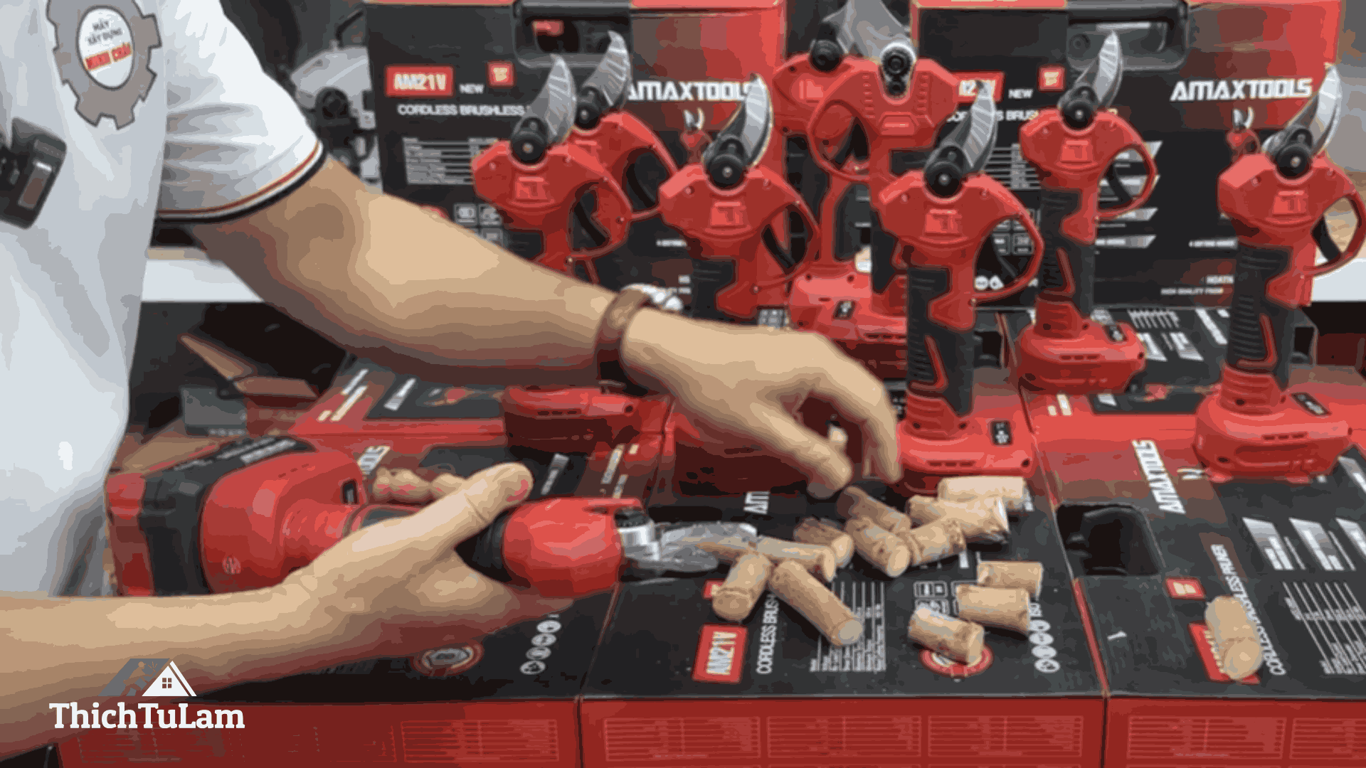 Máy Cắt Cạnh Pin Amaxtools