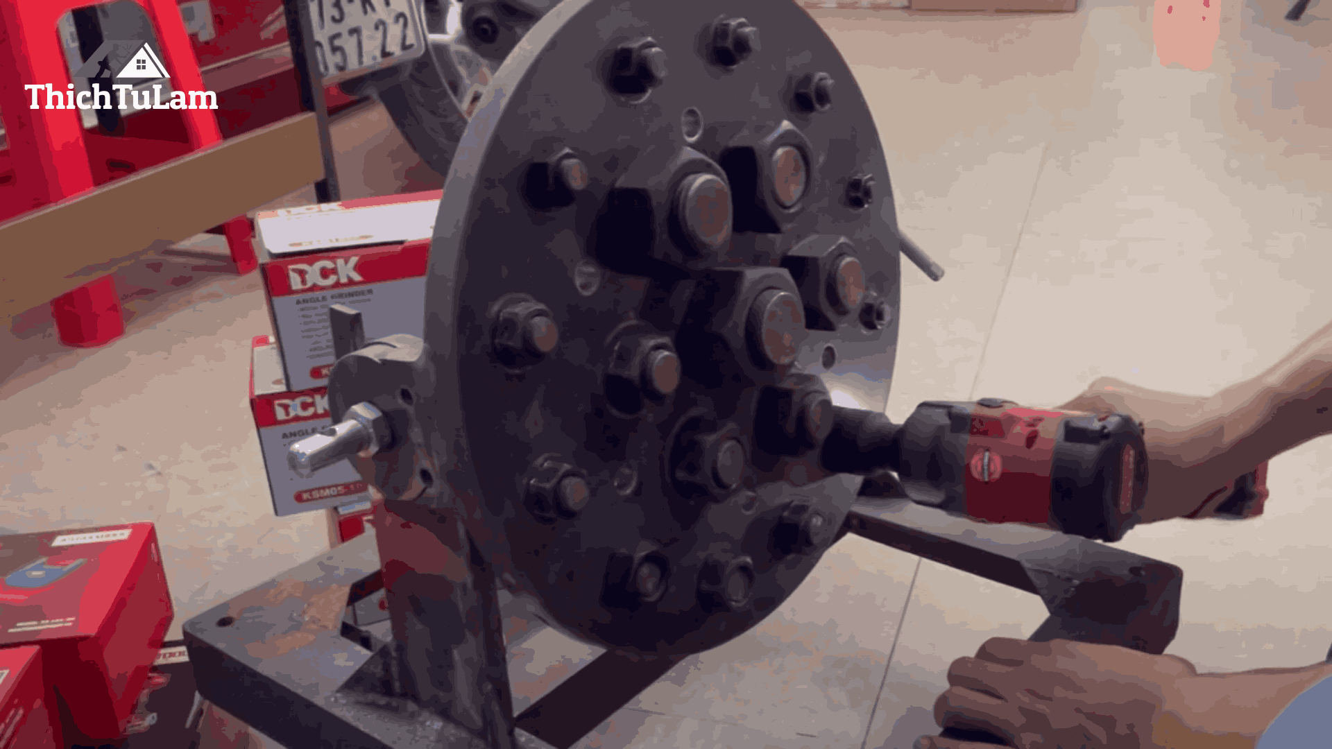 Máy bắn bu lông pin Amaxtools ABL40012SM