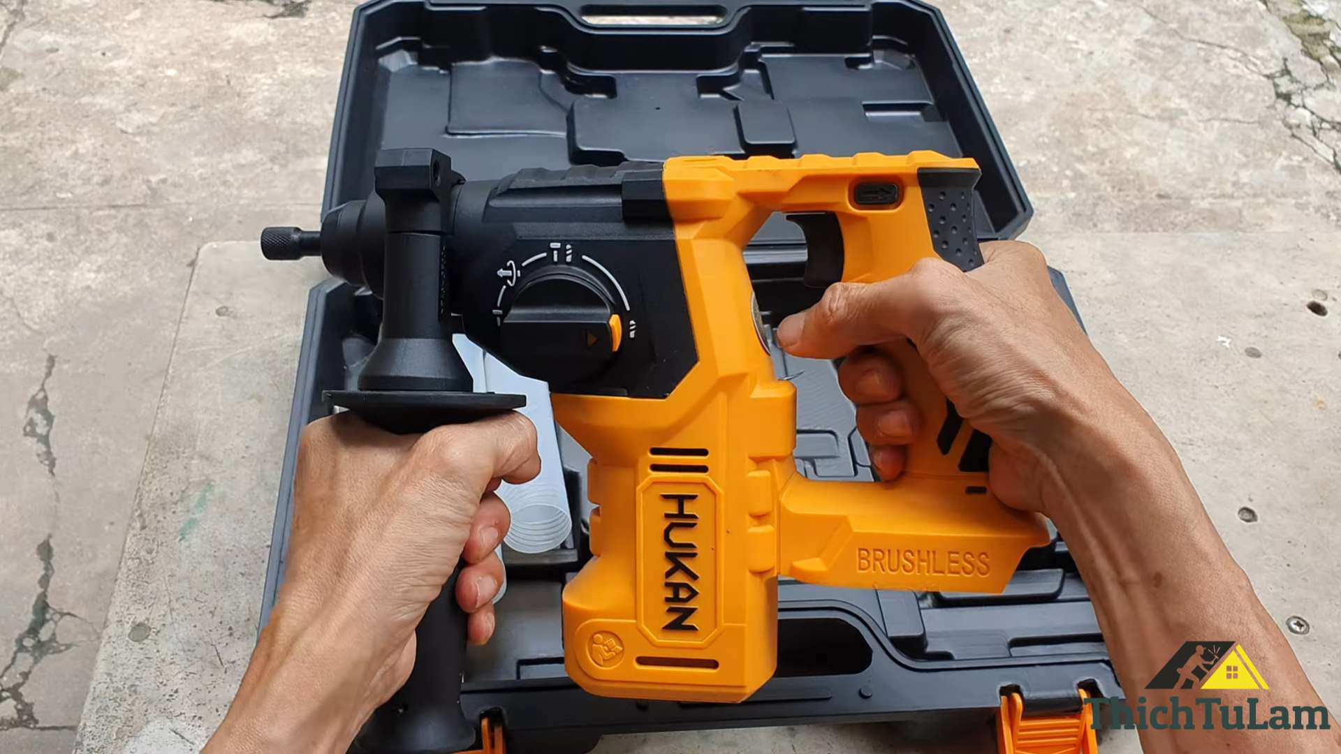 Thiết kế của máy khoan bê tông Hukan HM21-RH2706PLUS