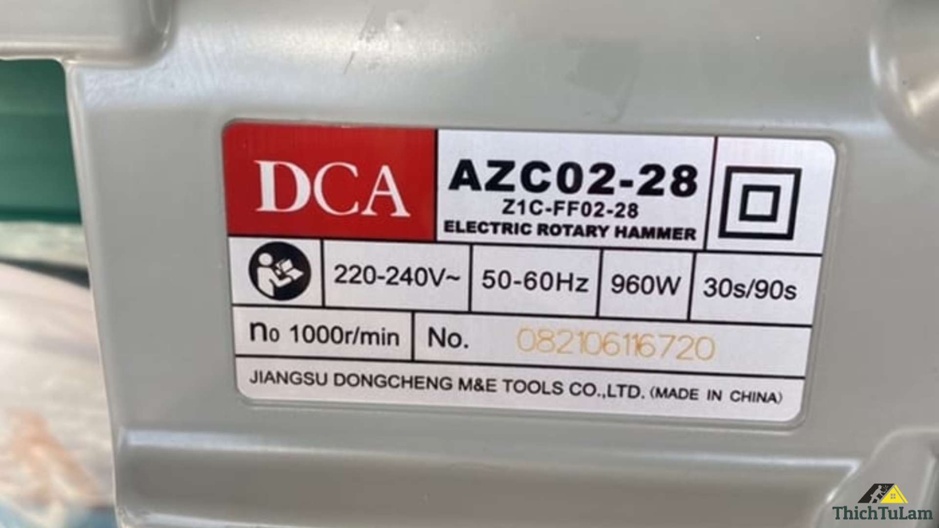 Thông số kỹ thuật trên Máy khoan đục bê tông DCA AZC02-28