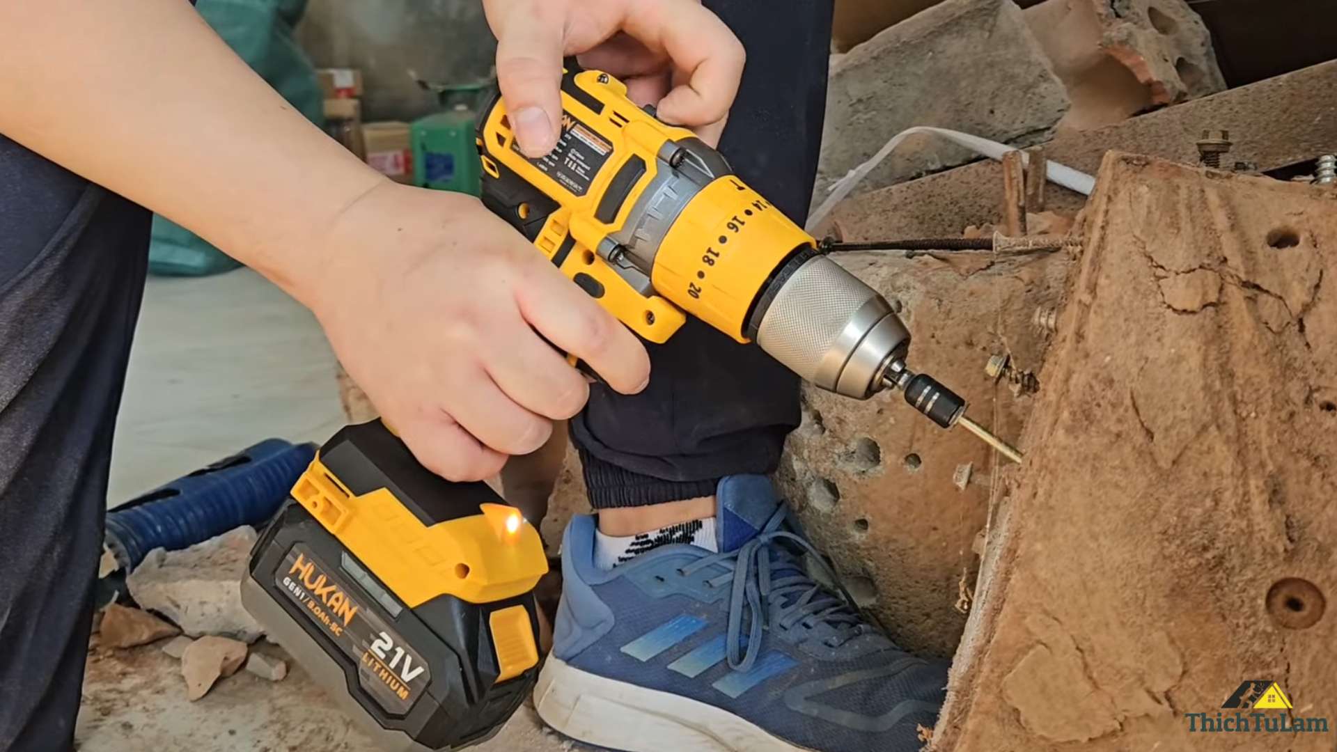 Thử Nghiệm Bắt Vít Máy khoan pin Hukan Z1200