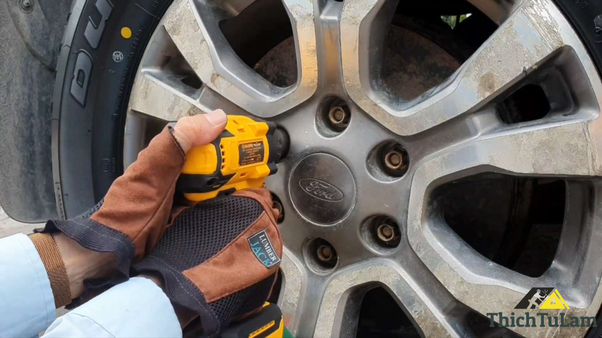 Thử nghiệm mở ốc bánh xe bán tải Máy siết bulong pin Hukan IWH520G